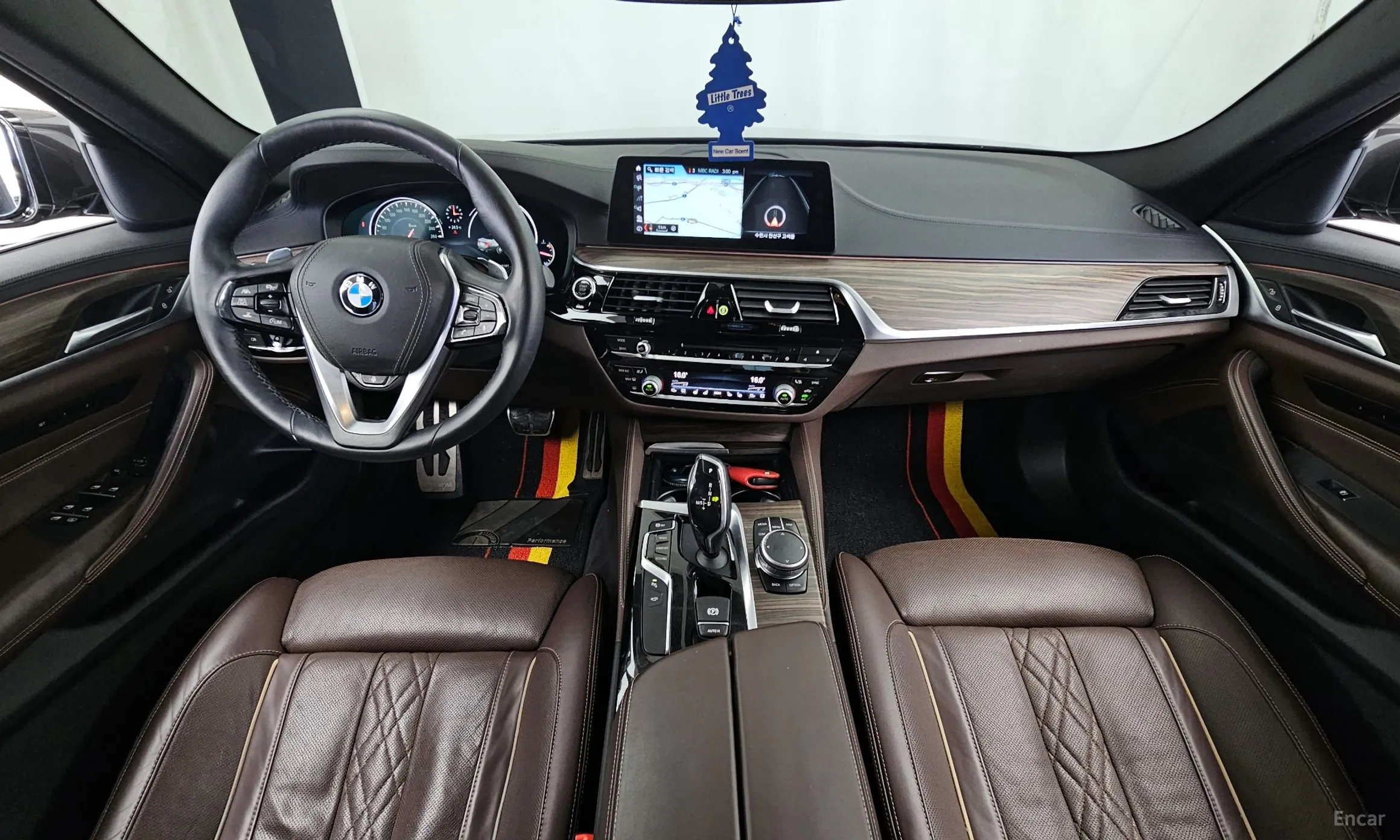 BMW 5 Series (G30) превью 7