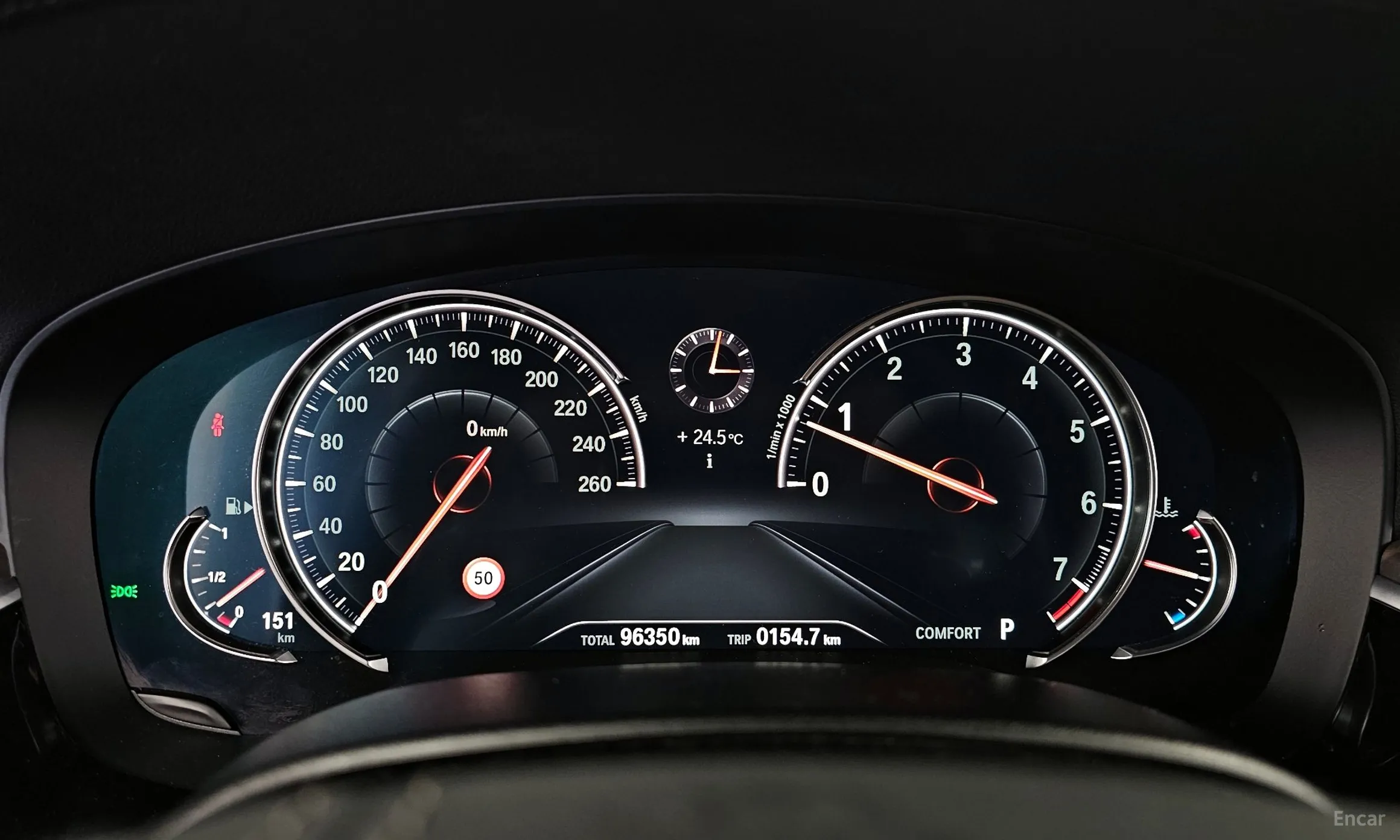 BMW 5 Series (G30) превью 8