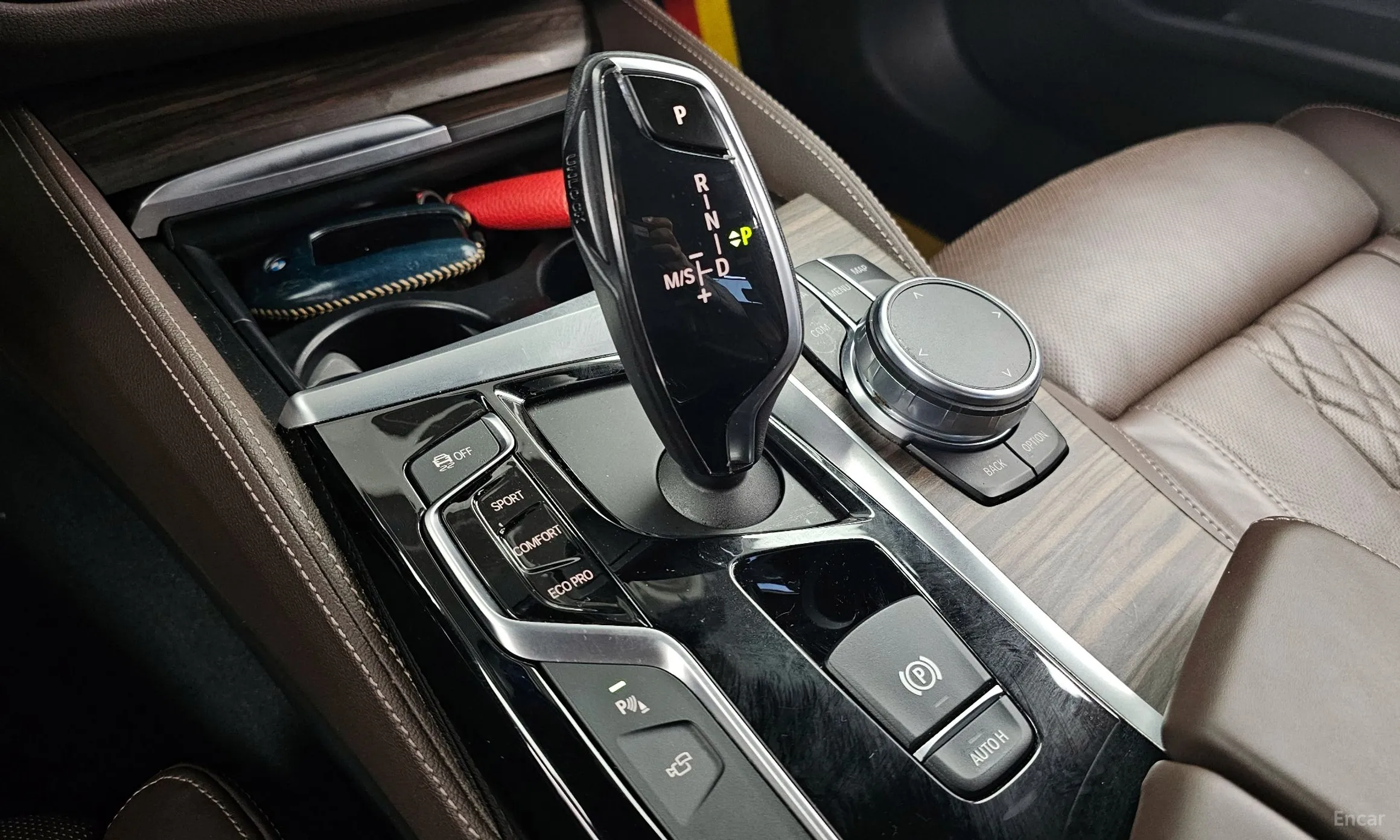 BMW 5 Series (G30) превью 9