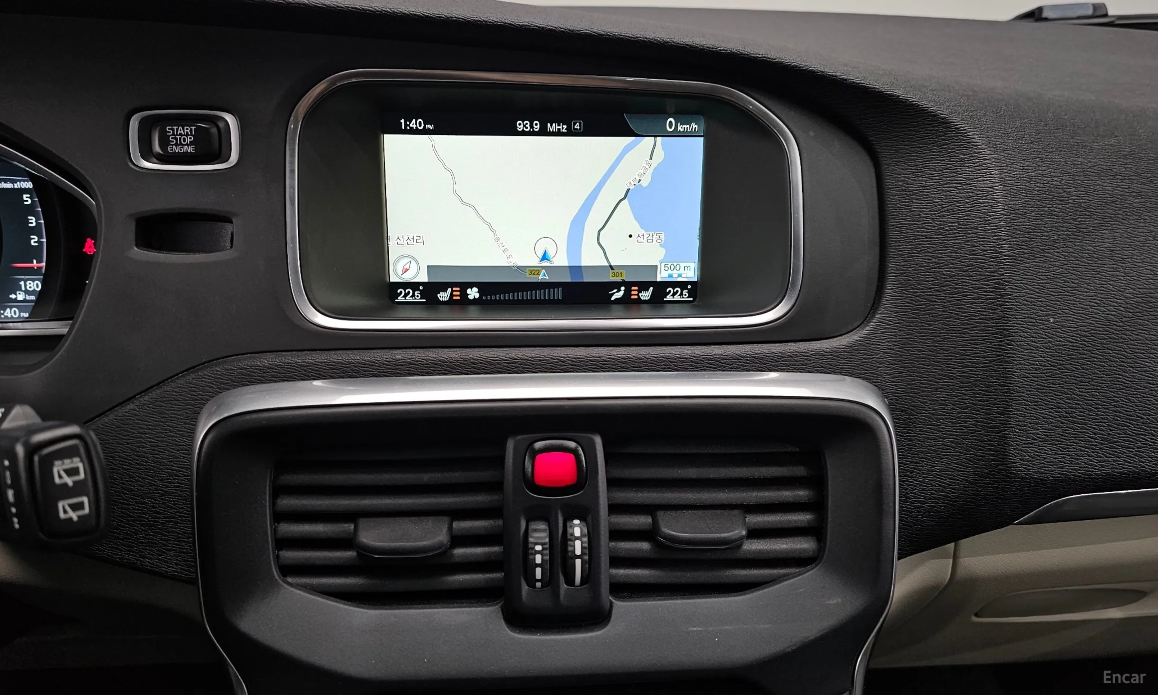 Volvo V40 превью 14
