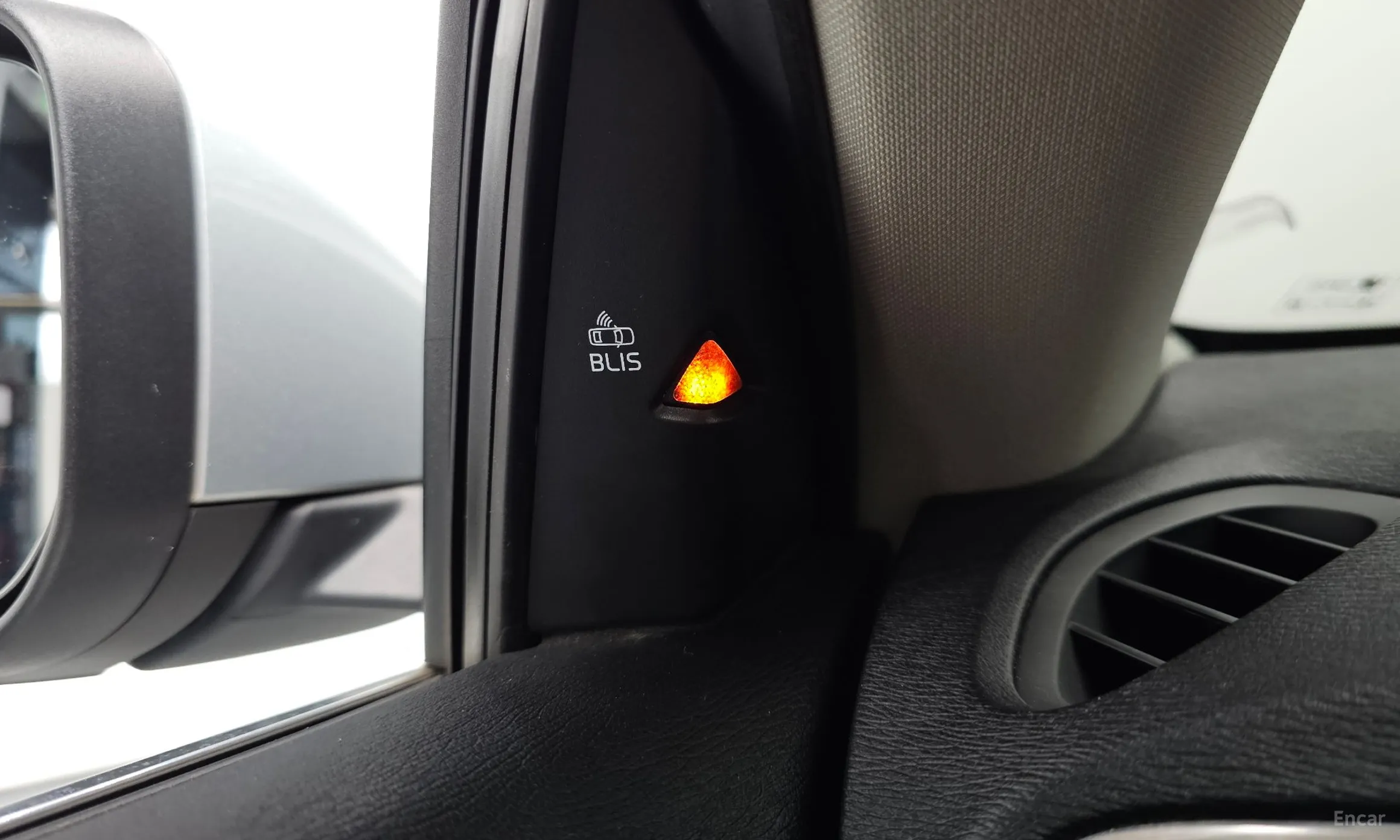 Volvo V40 превью 18
