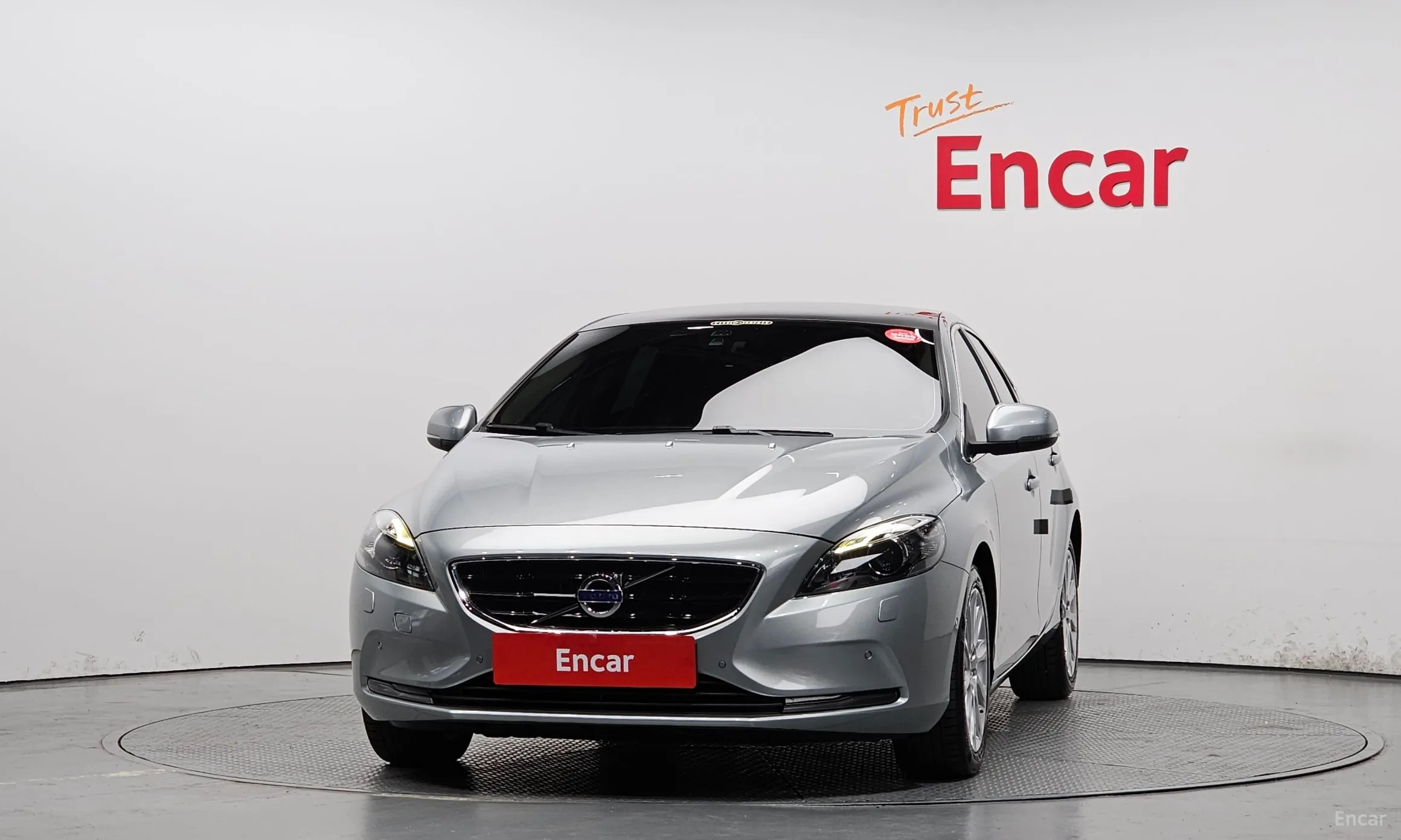 Volvo V40 превью 3