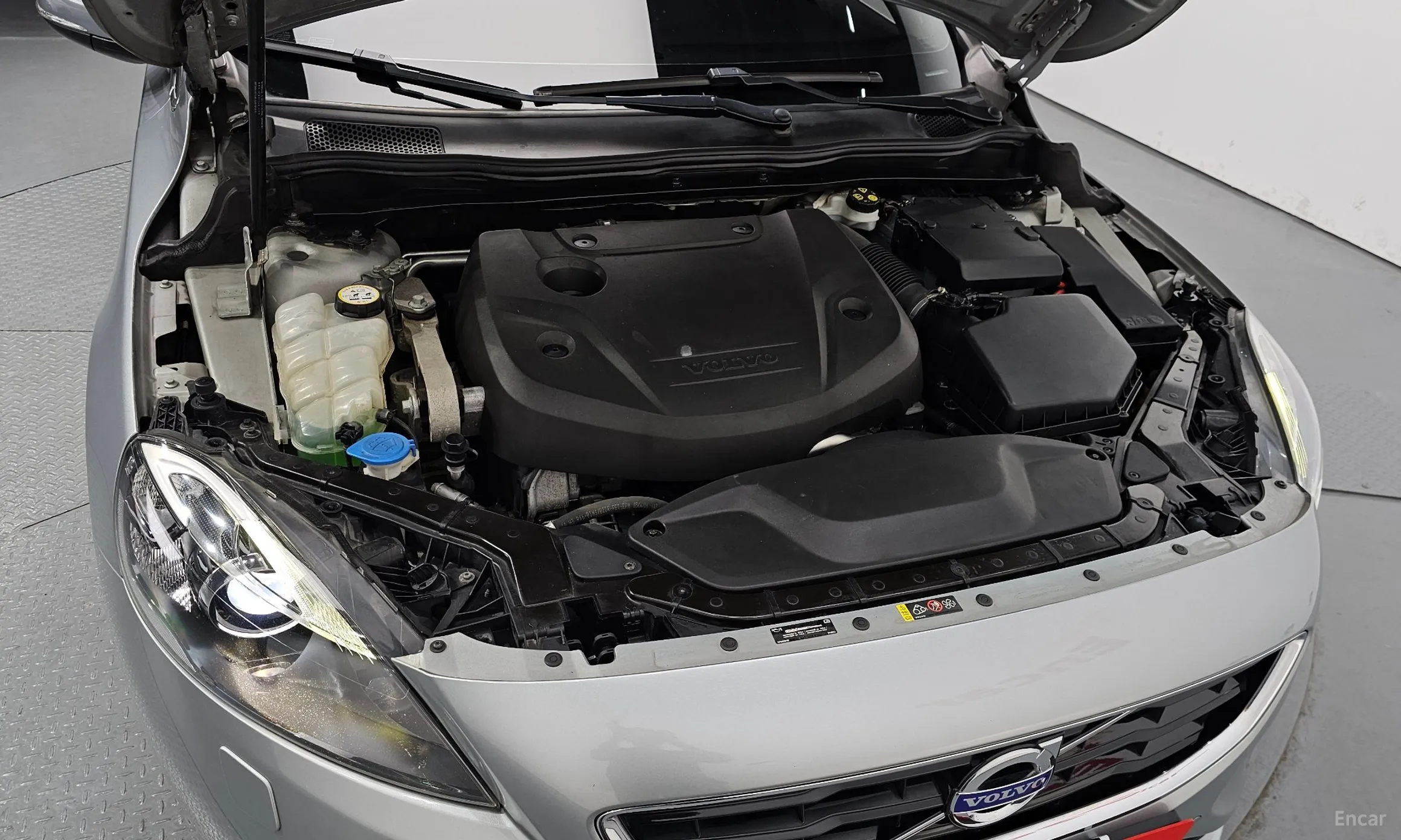Volvo V40 превью 6