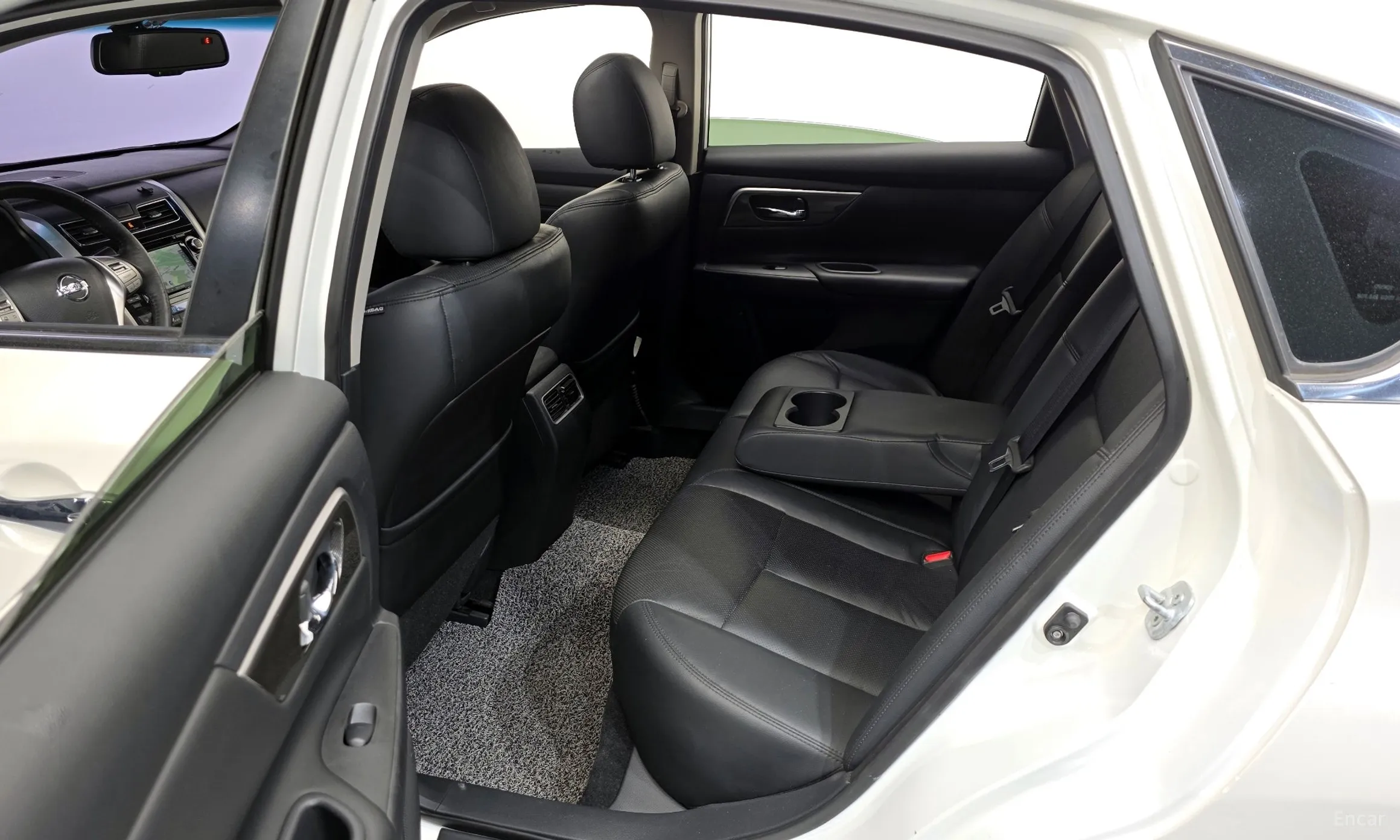 Nissan Altima превью 12
