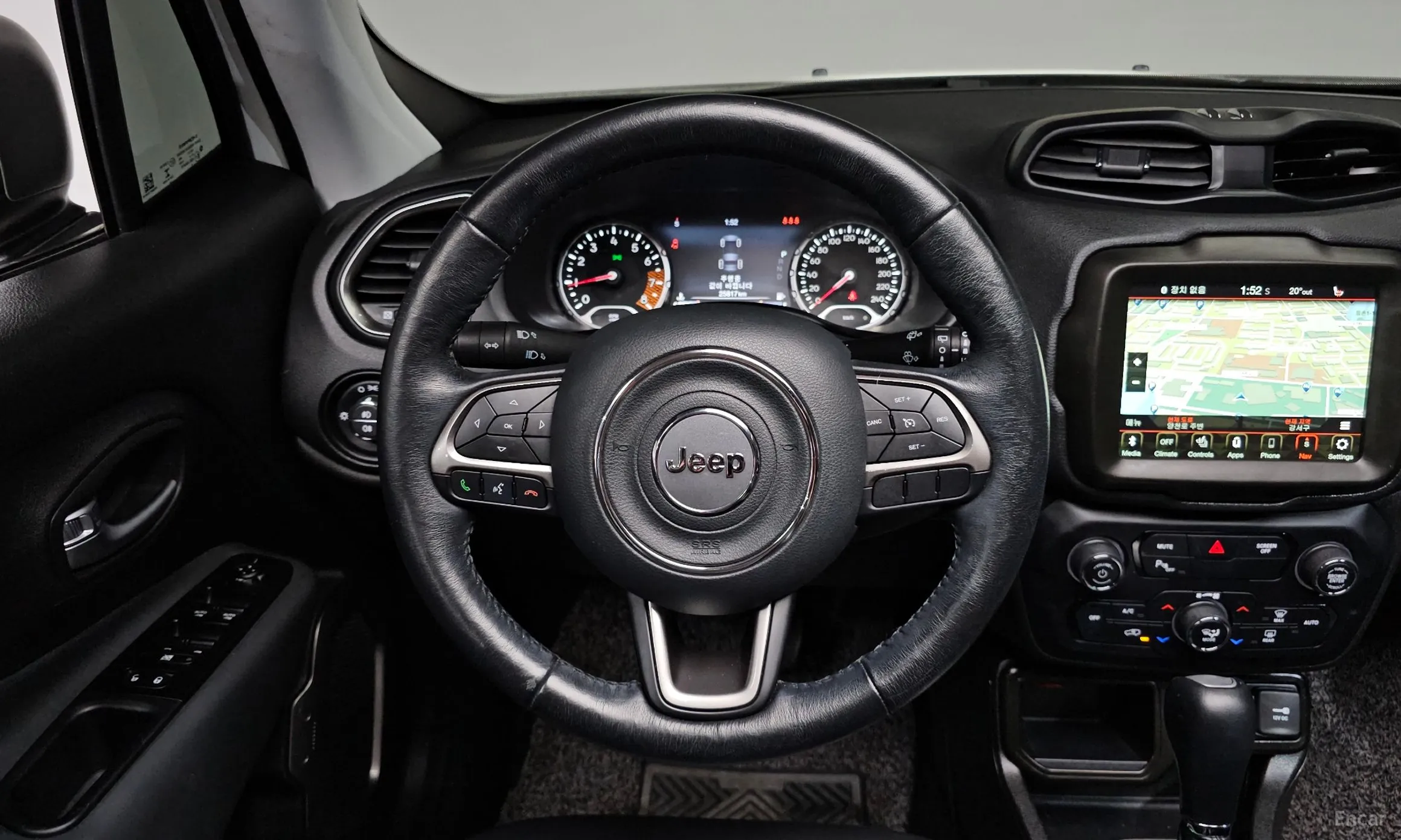 Jeep Renegade превью 15