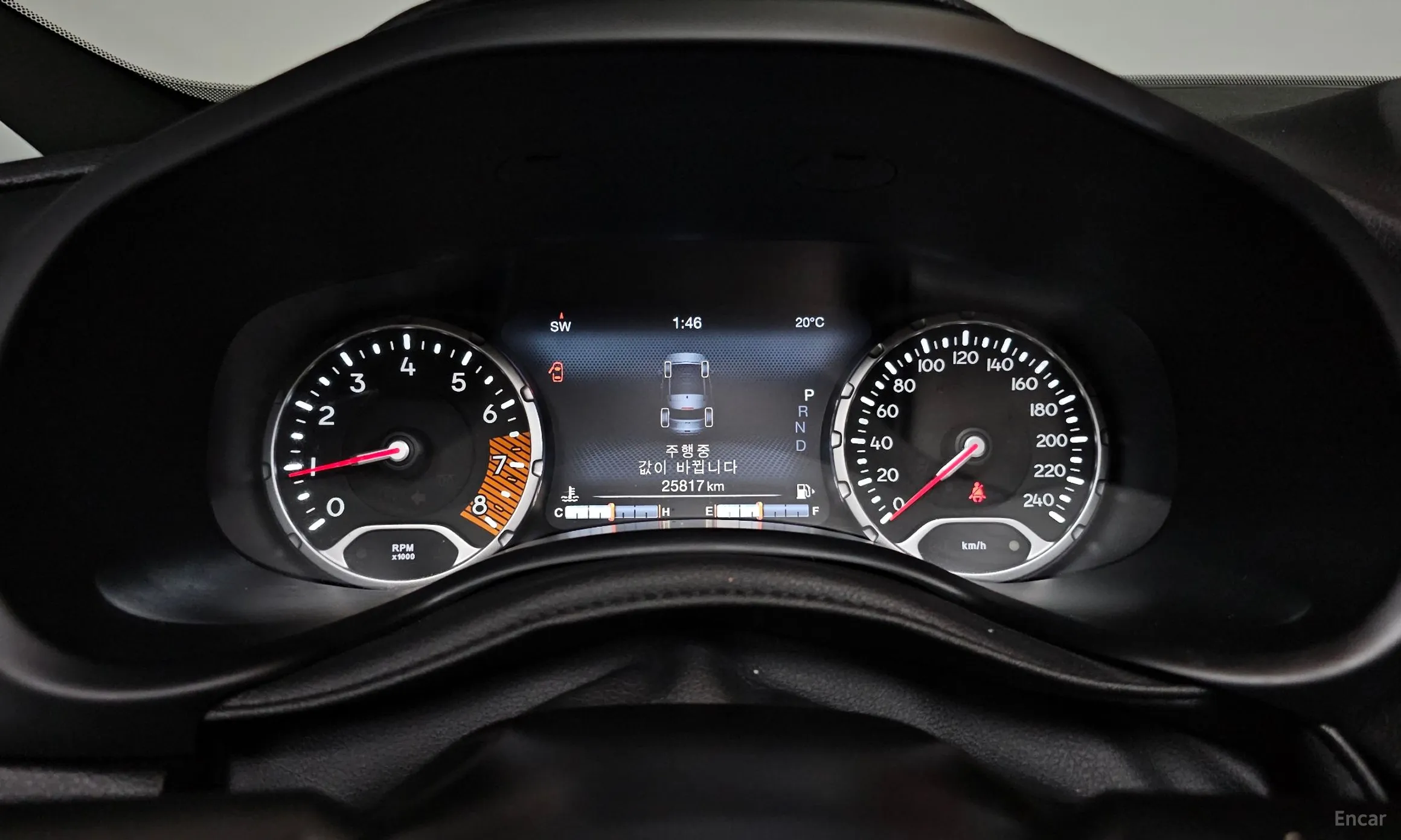 Jeep Renegade превью 8