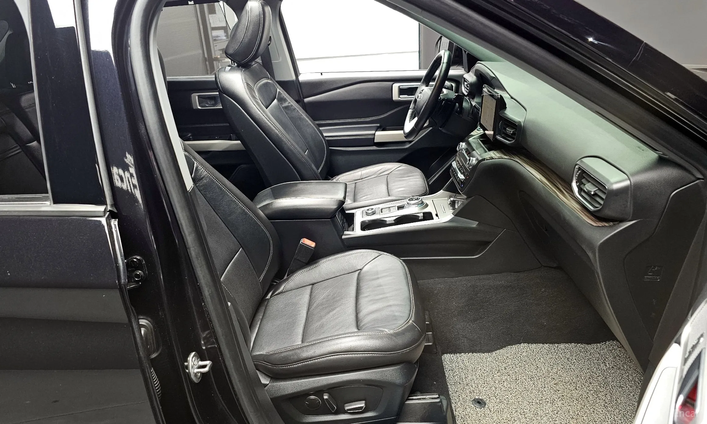 Ford Explorer 6th Generation превью 10