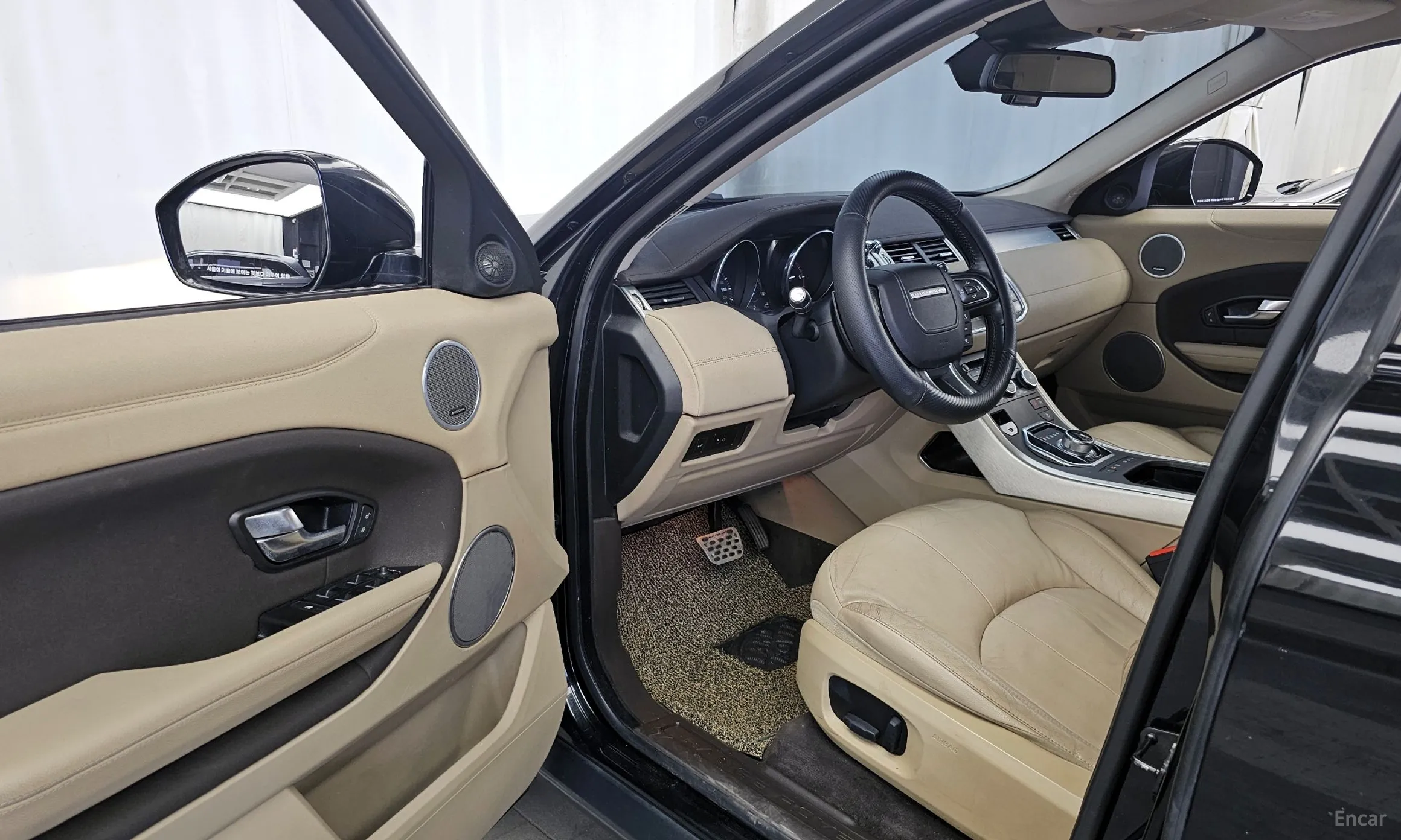 Land Rover Range Rover Evoque превью 10