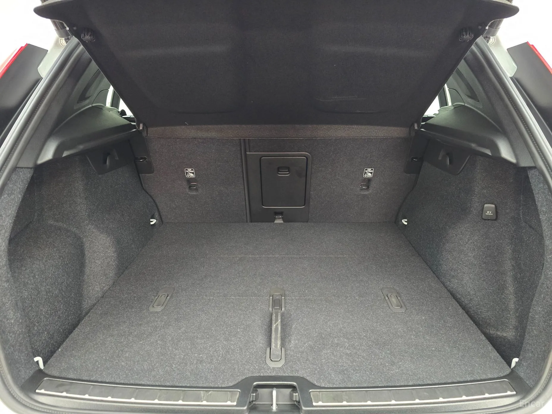 Volvo XC40 превью 19