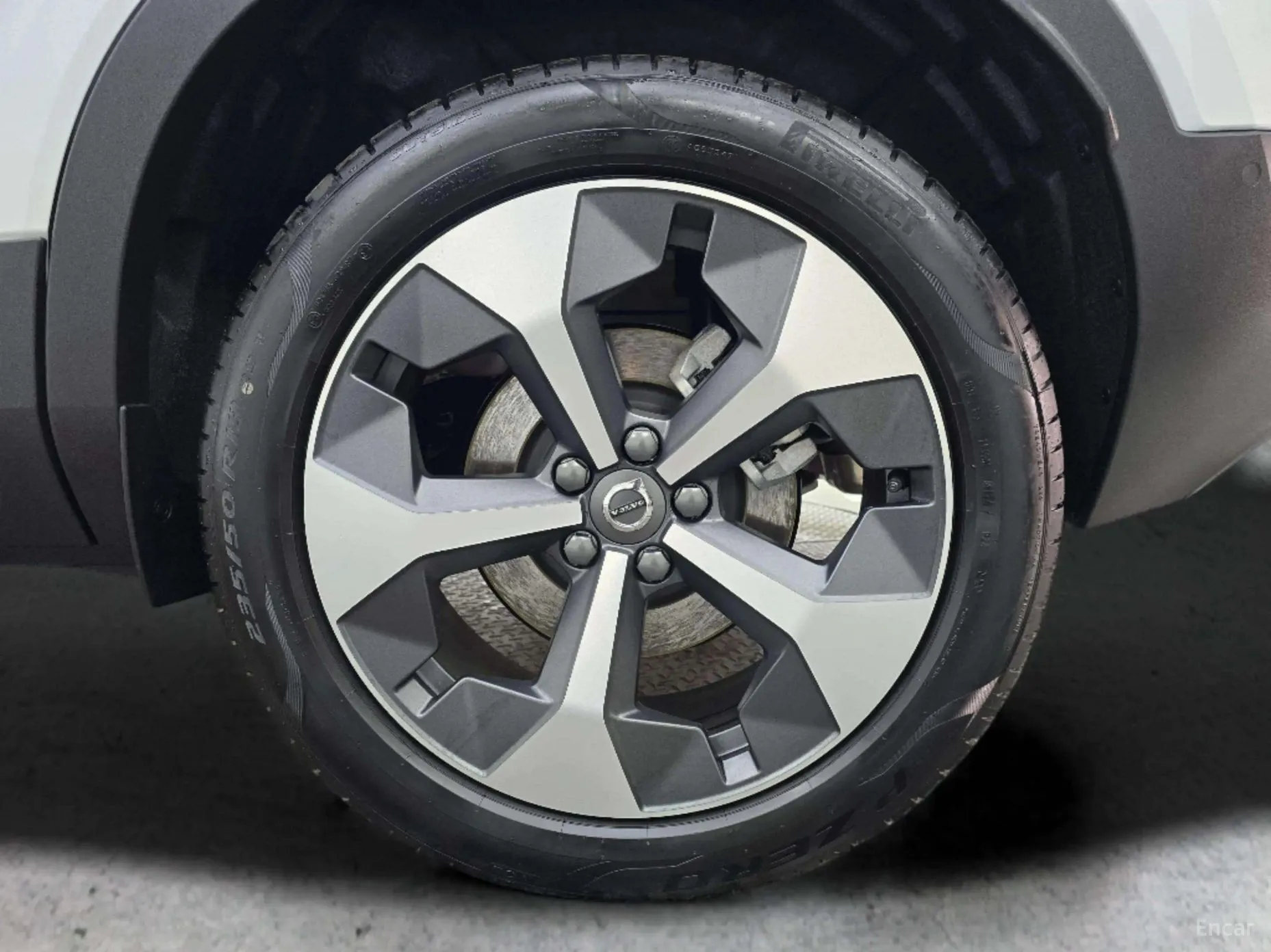Volvo XC40 превью 5