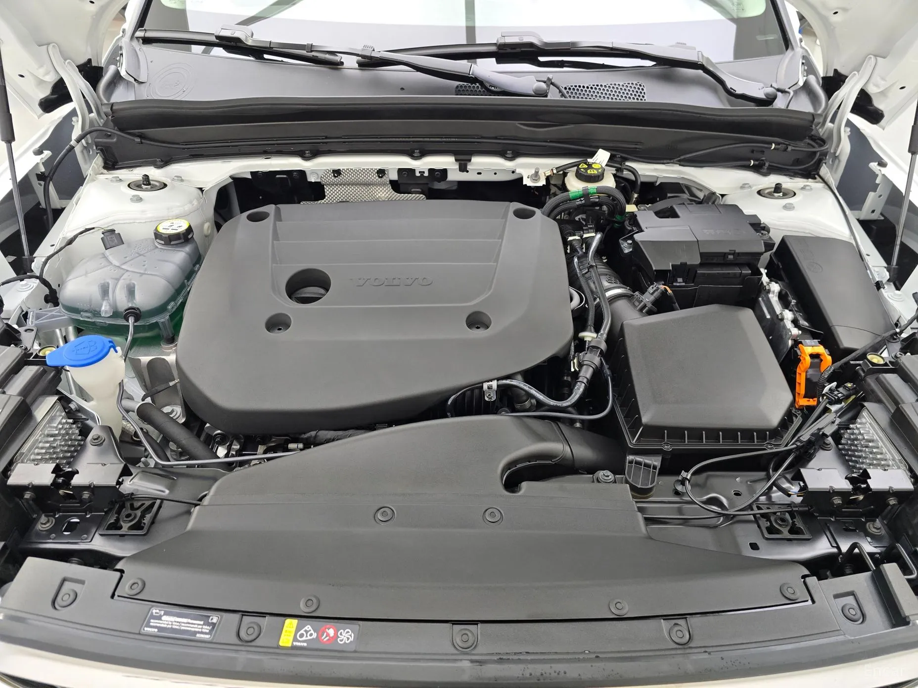Volvo XC40 превью 6