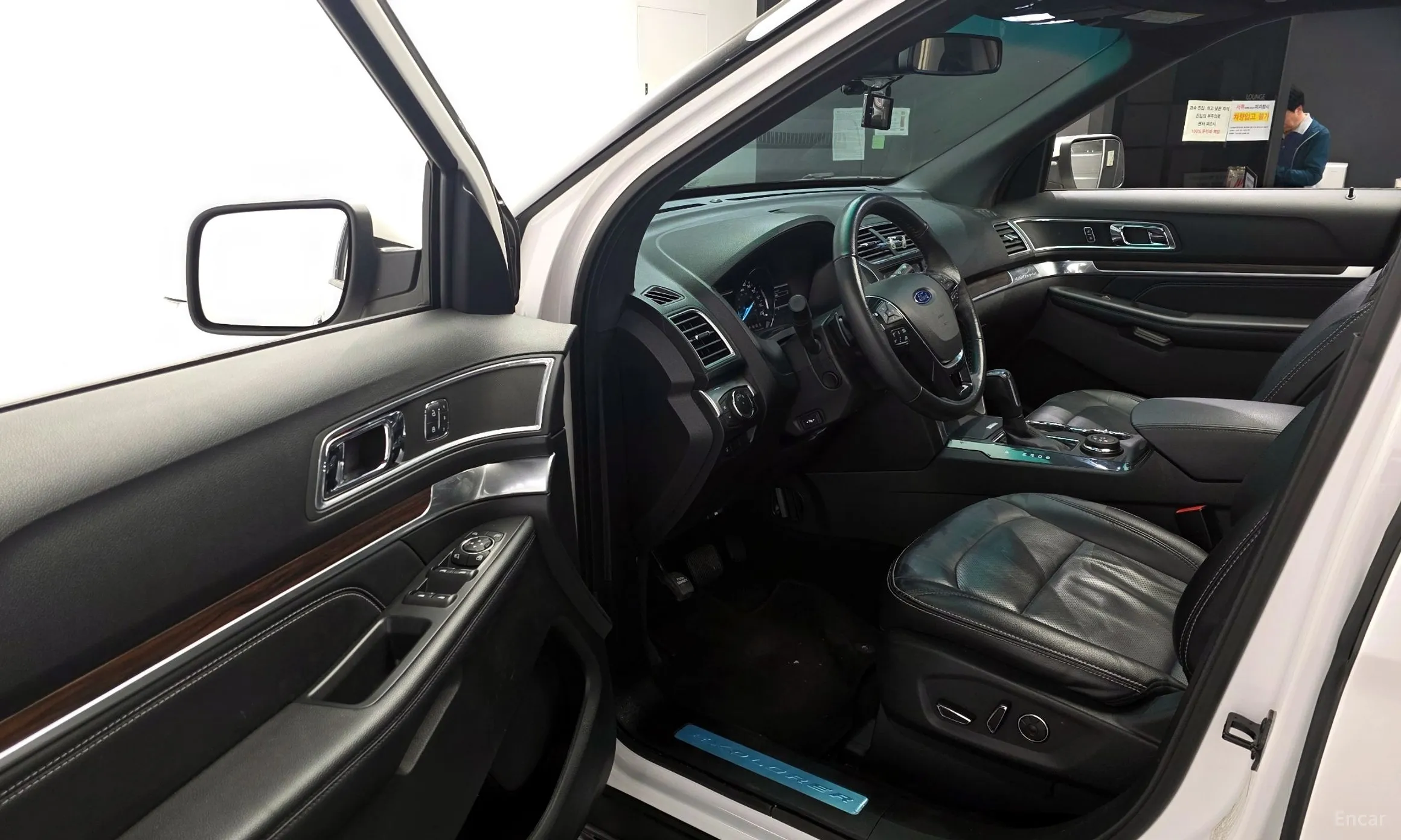Ford Explorer превью 10