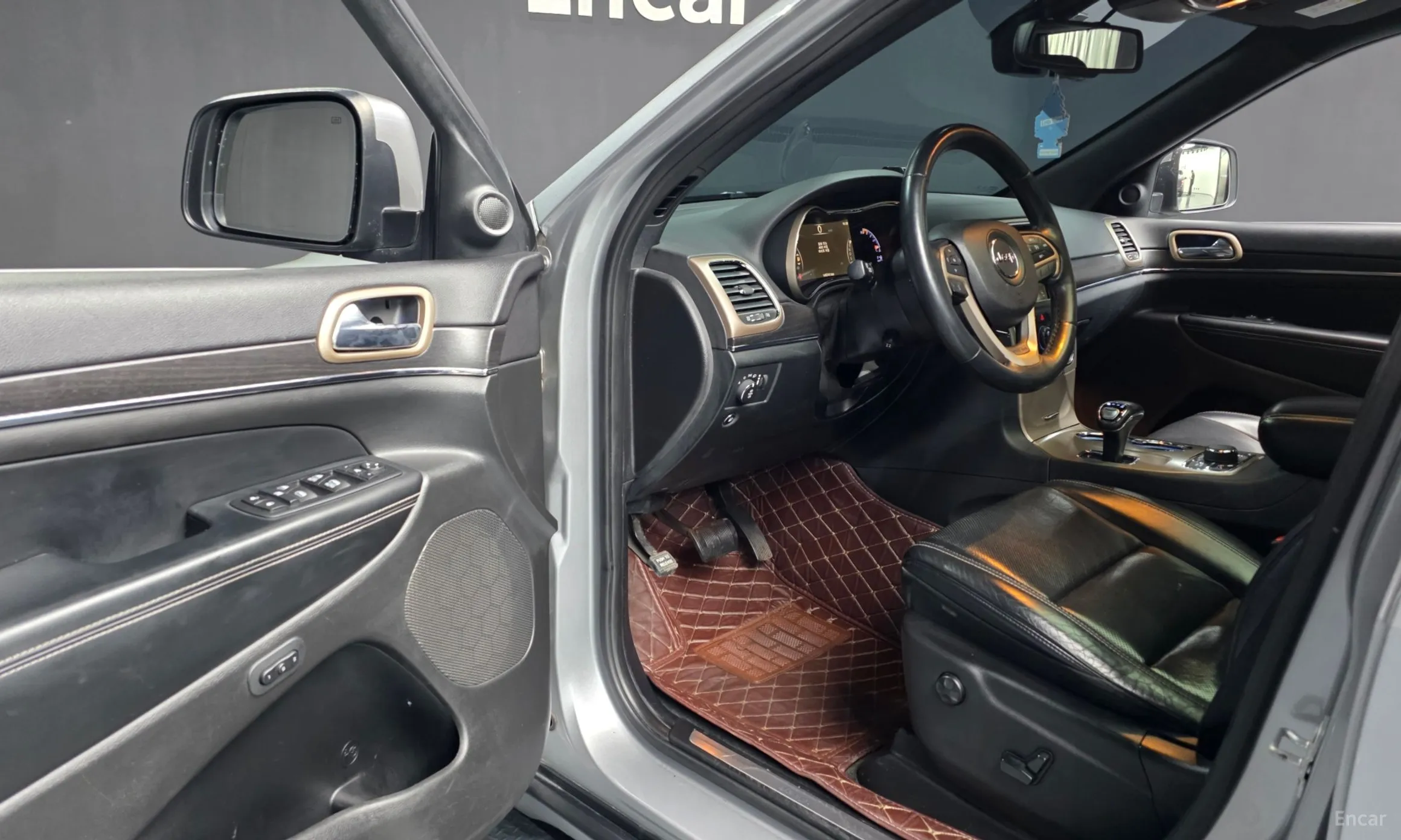 Jeep Grand Cherokee превью 10