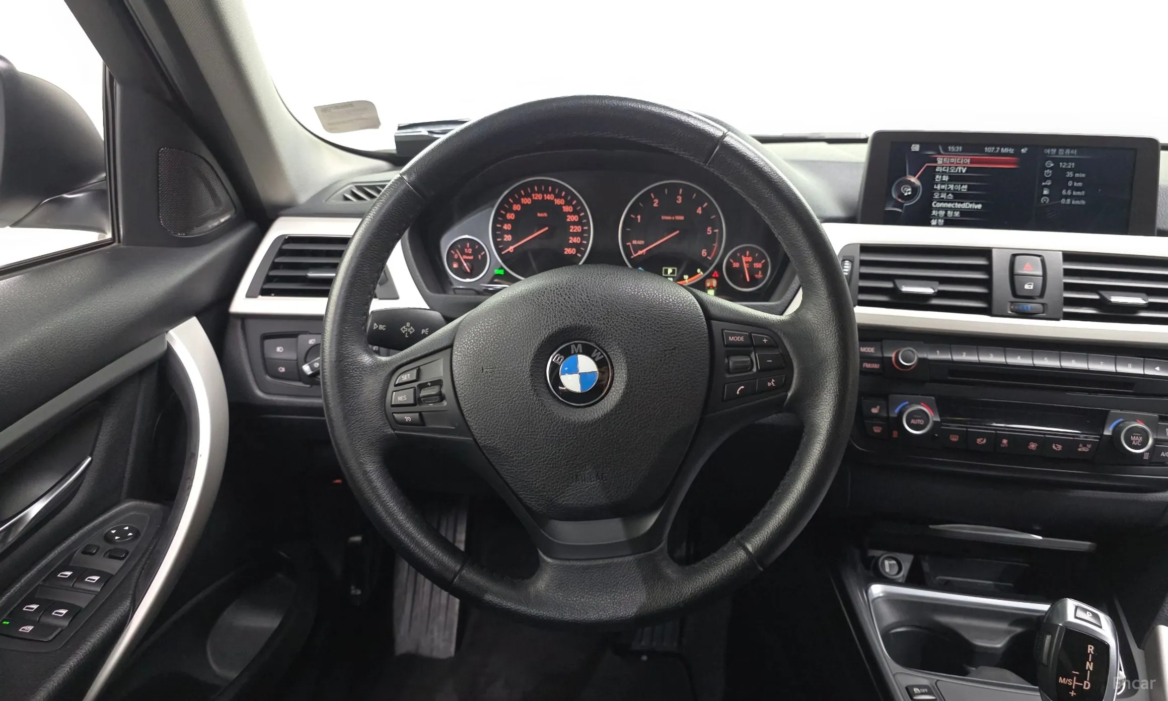 BMW 3 Series (F30) превью 13
