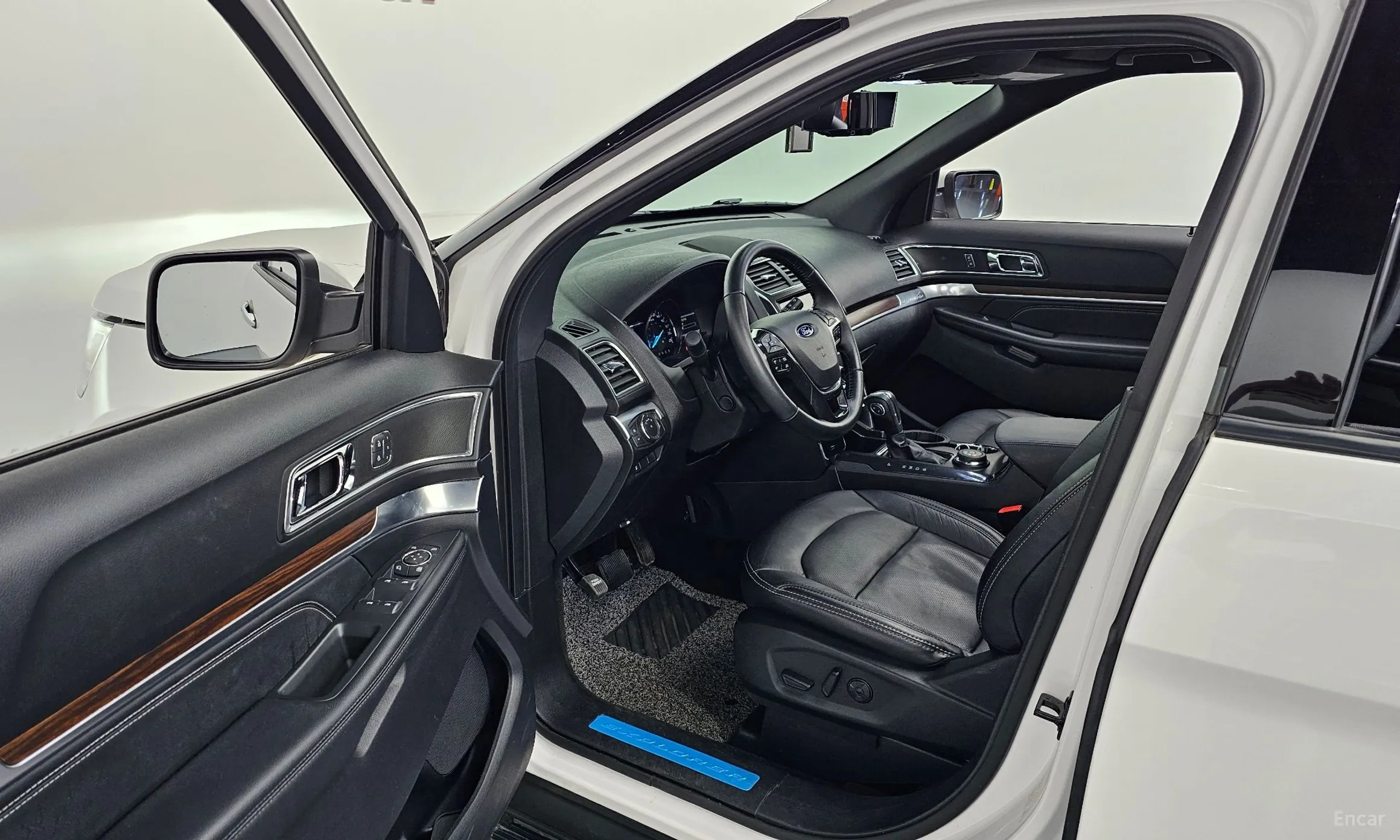 Ford Explorer превью 10