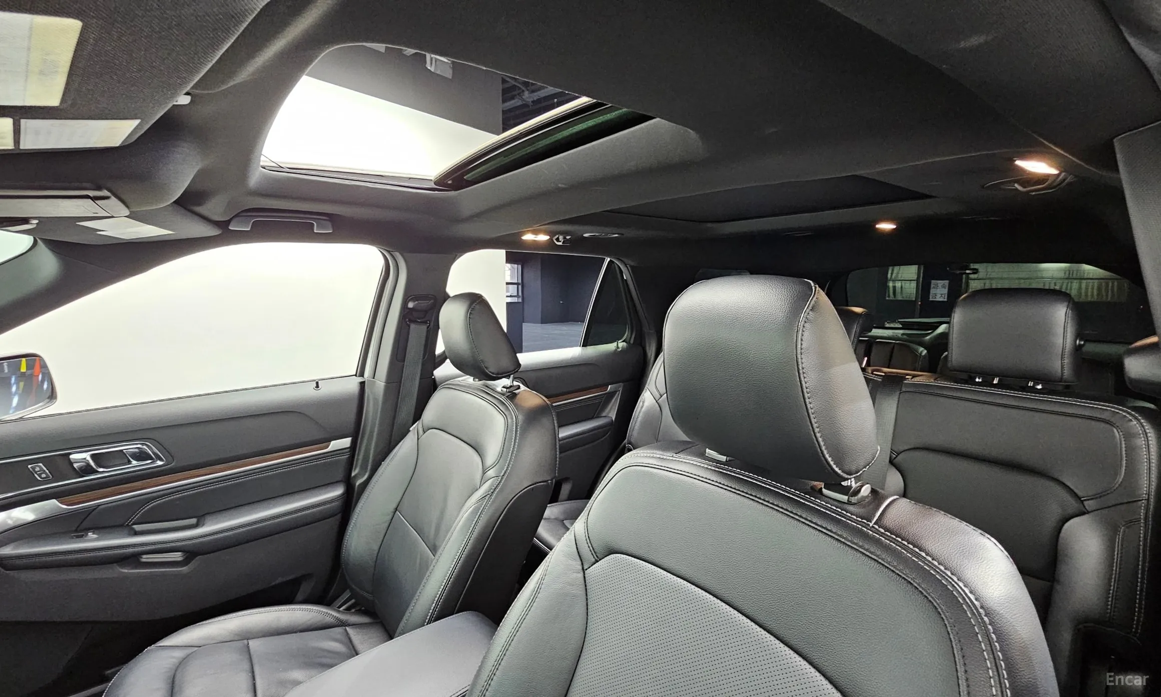Ford Explorer превью 19