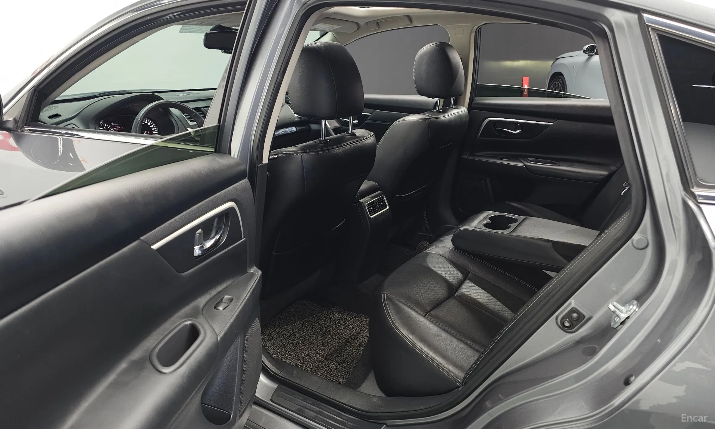 Nissan Altima превью 12