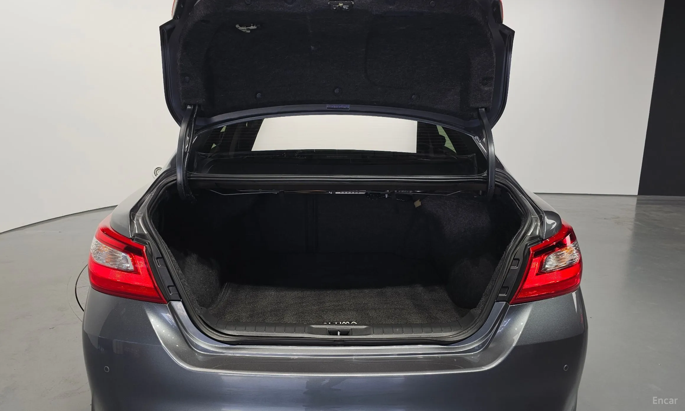 Nissan Altima превью 20