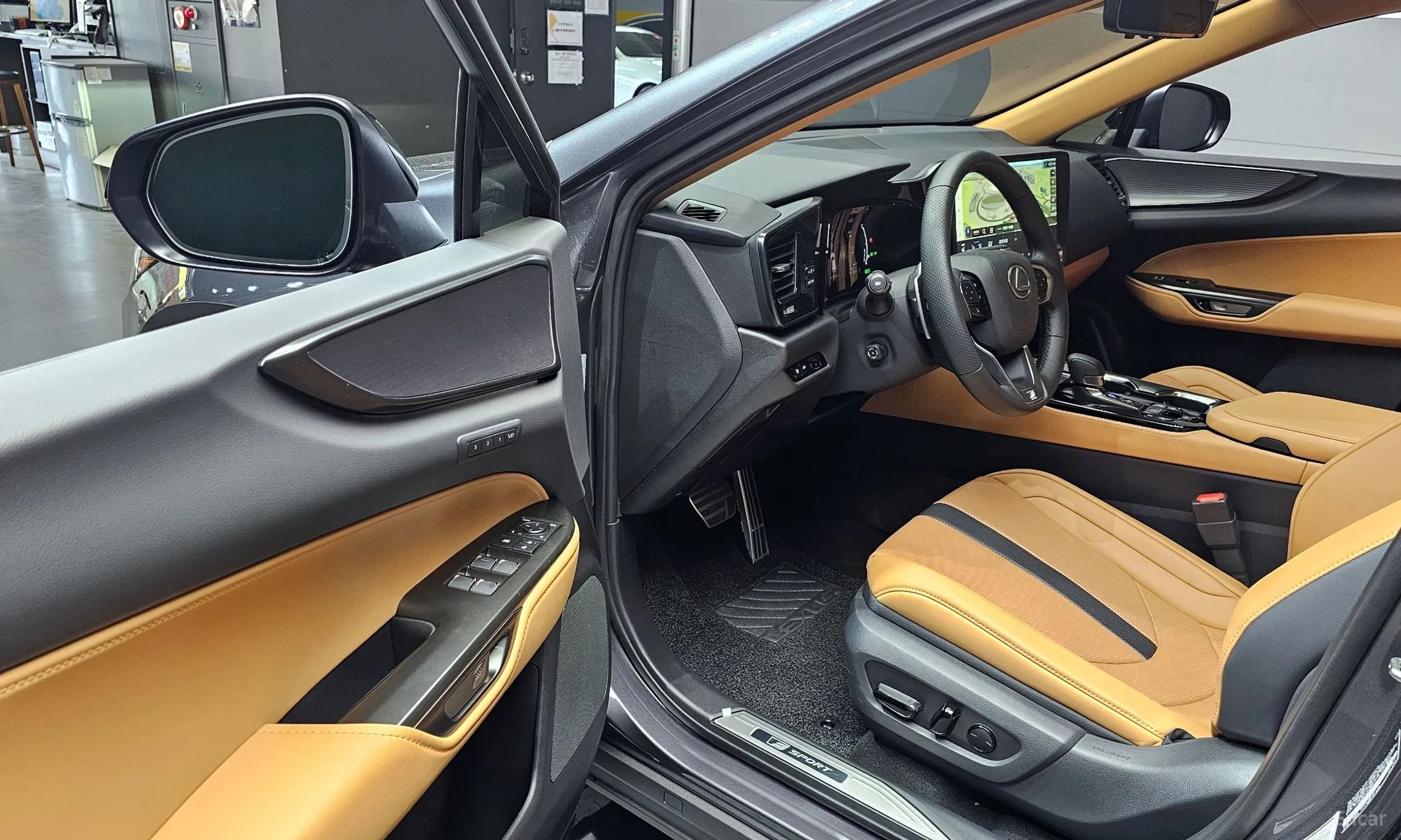 Lexus NX450h + 2nd Gen превью 10