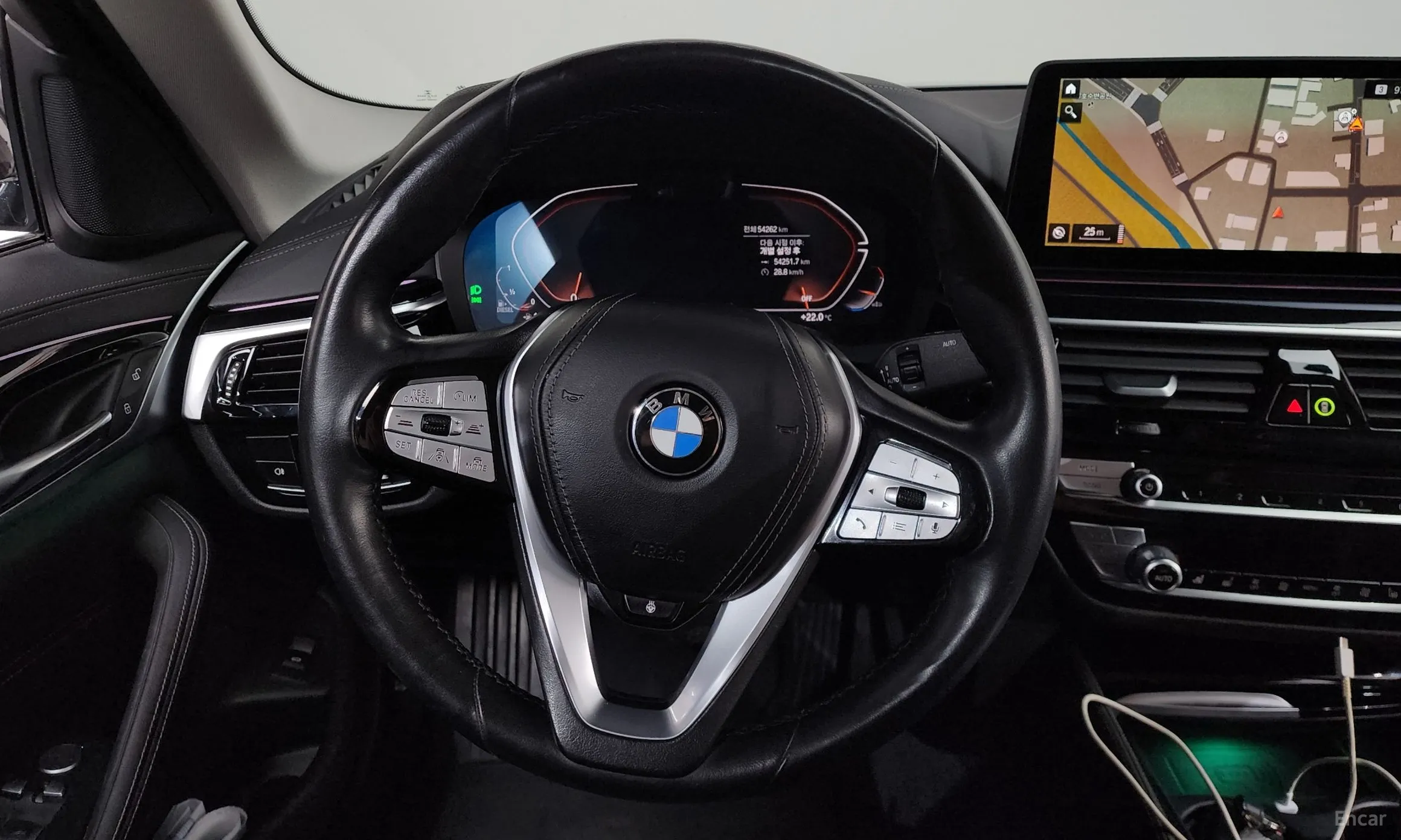 BMW 5 Series (G30) превью 13