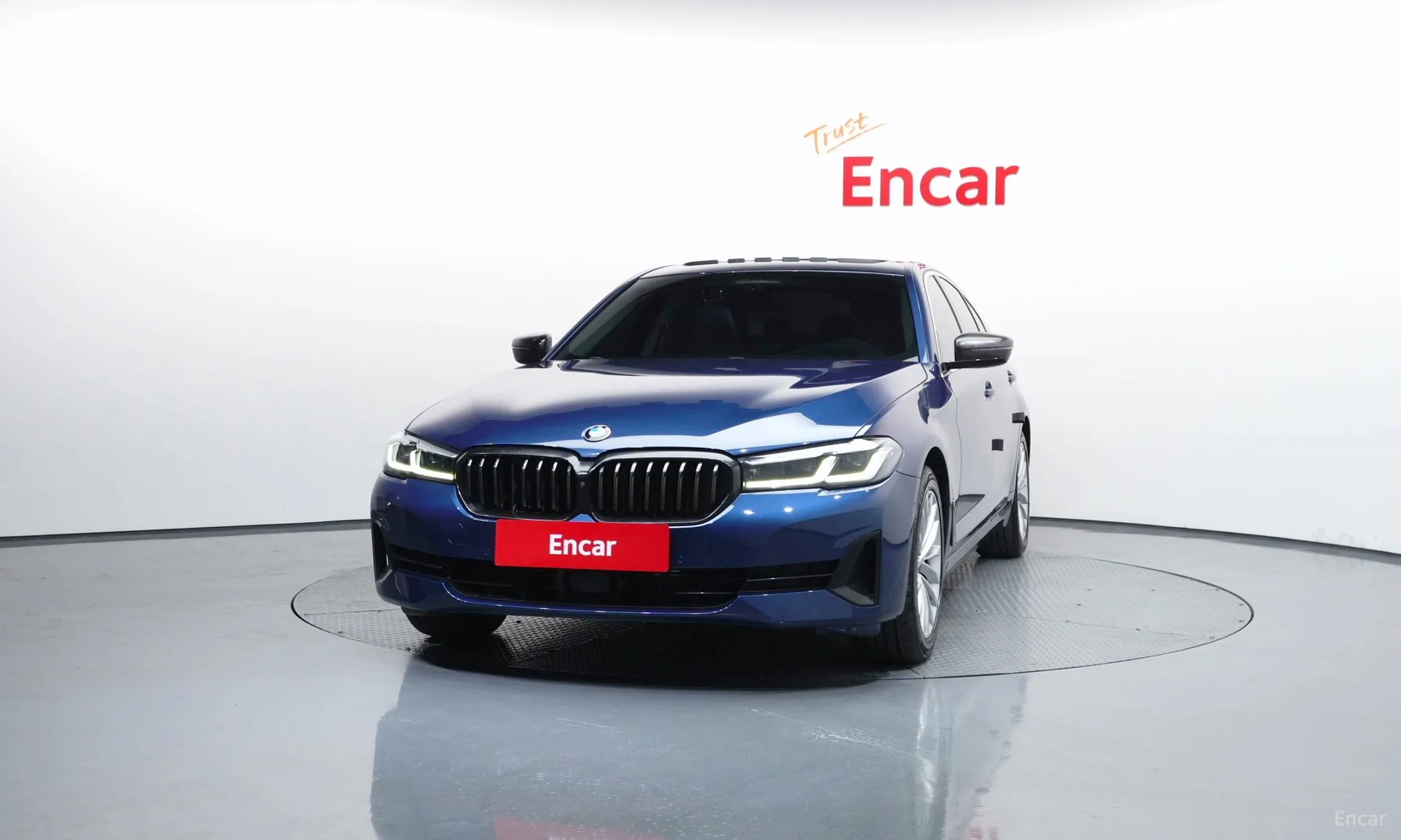 BMW 5 Series (G30) превью 3