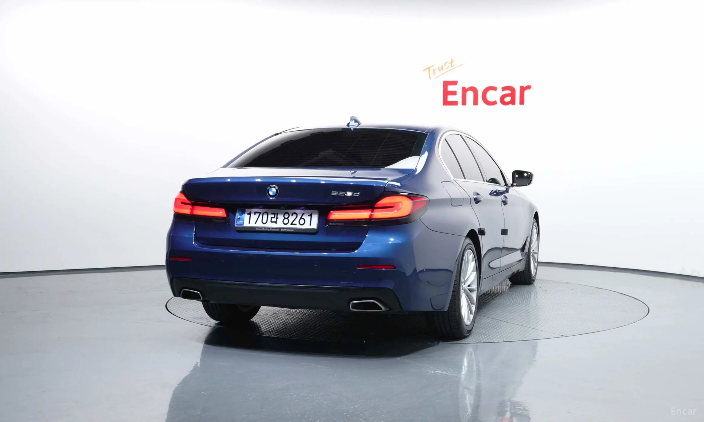 BMW 5 Series (G30) превью 4