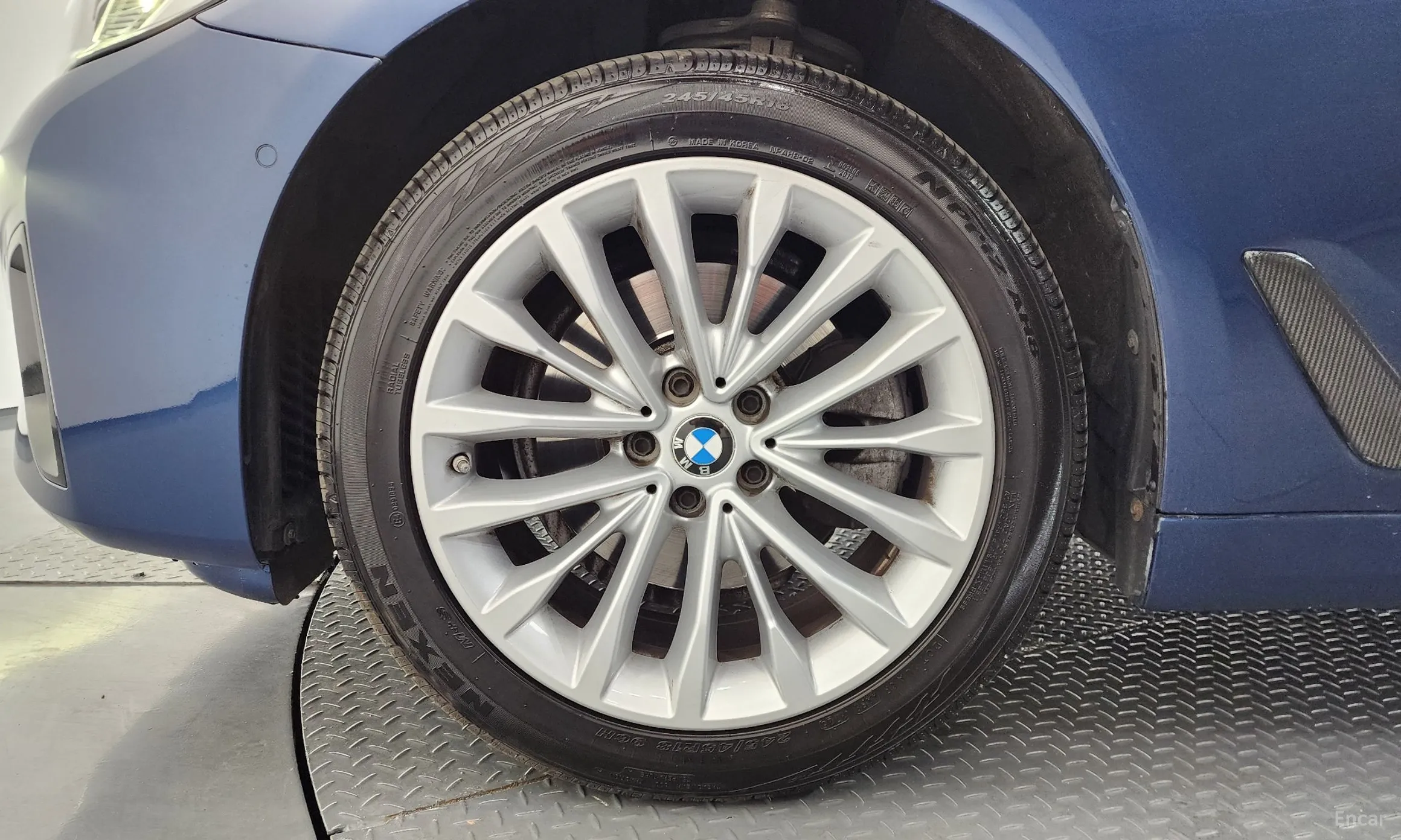 BMW 5 Series (G30) превью 5
