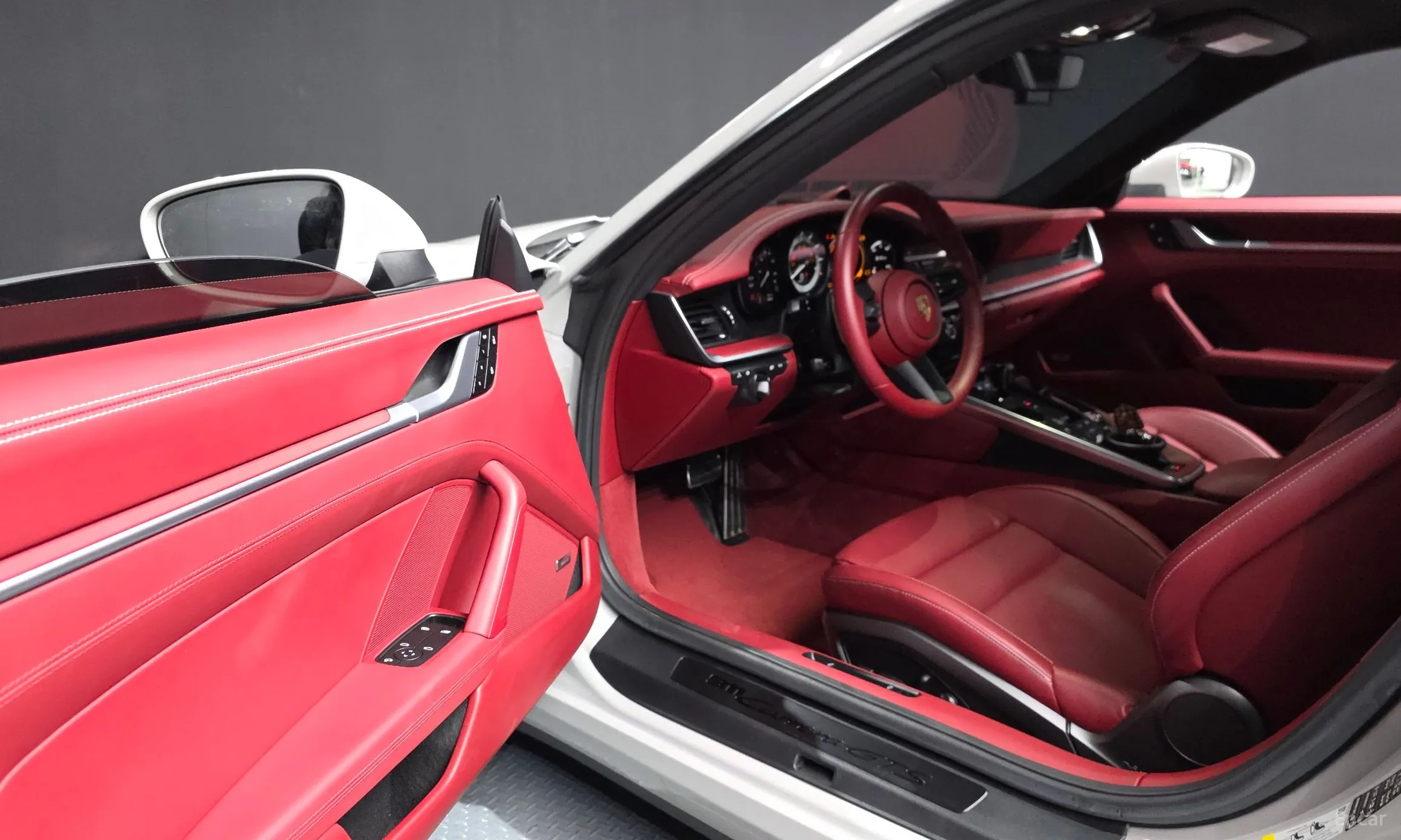 Porsche 911 (992) превью 10