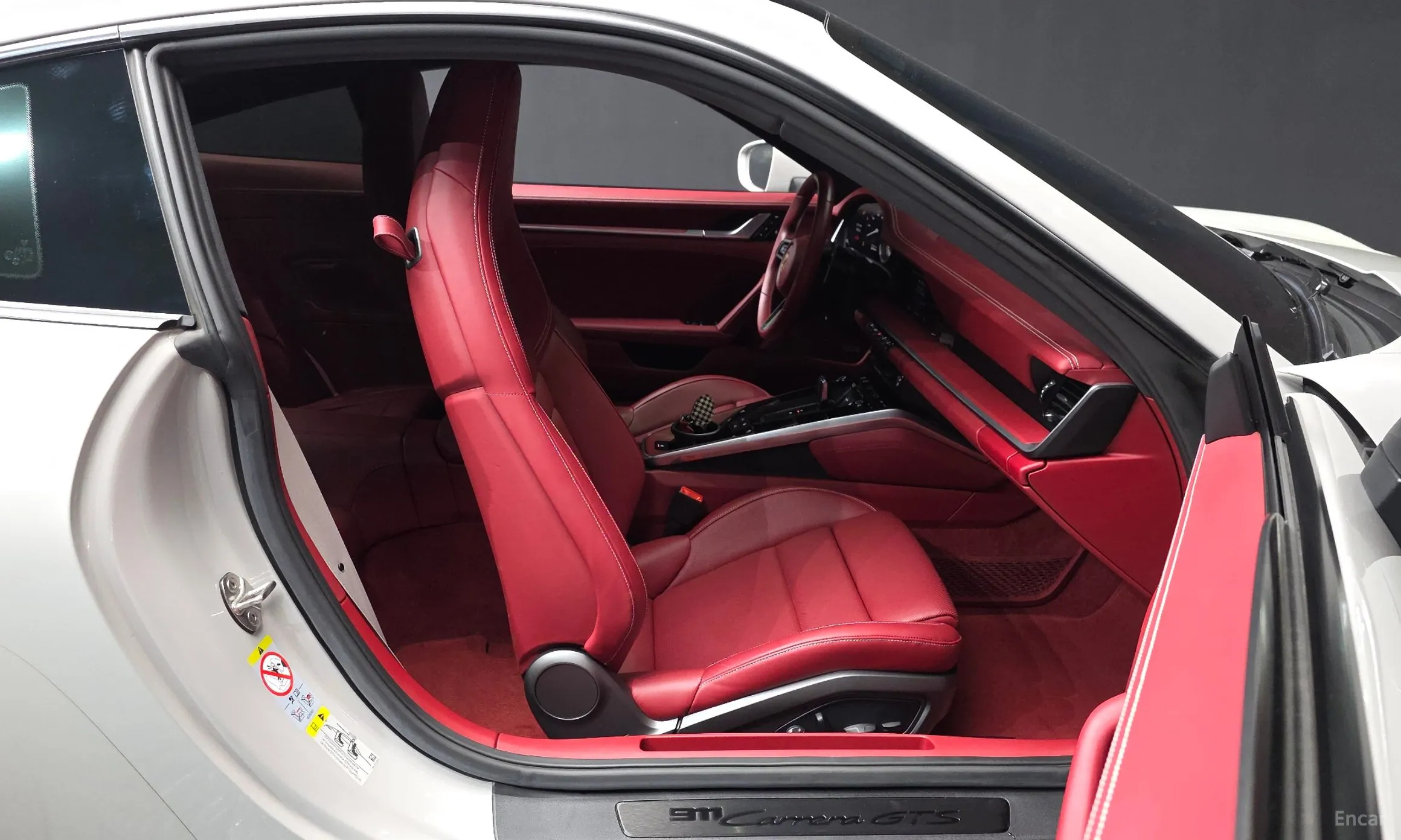 Porsche 911 (992) превью 11