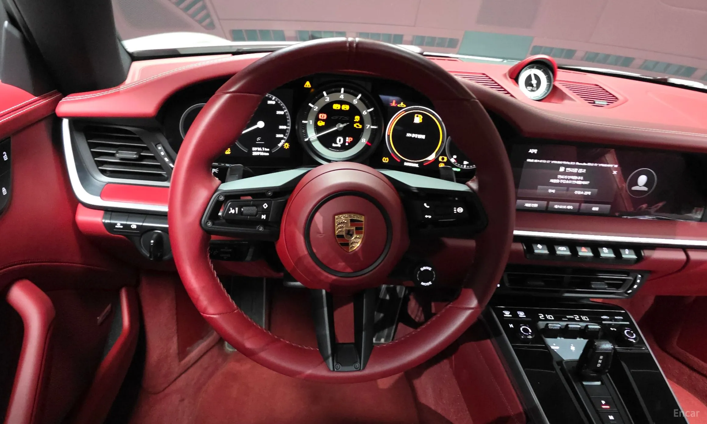 Porsche 911 (992) превью 13