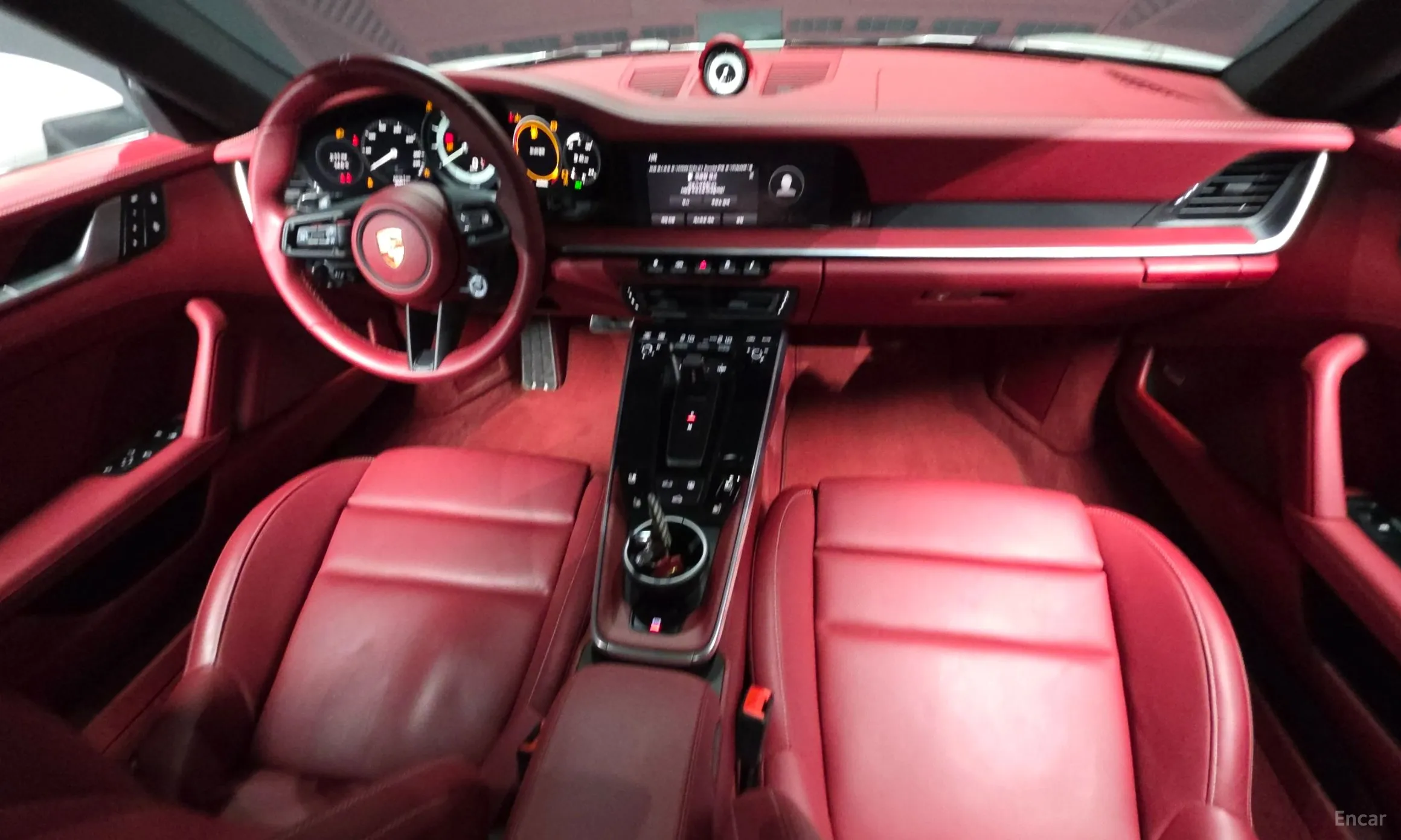 Porsche 911 (992) превью 7