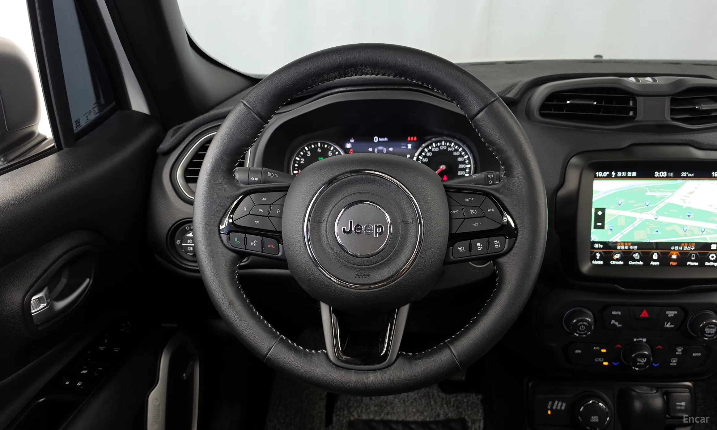 Jeep Renegade превью 13