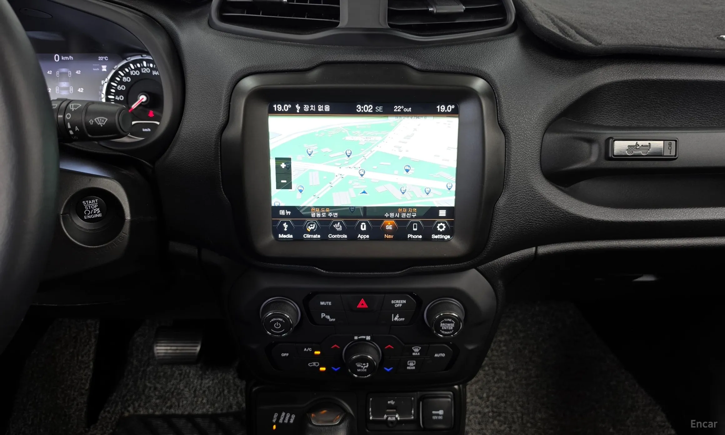 Jeep Renegade превью 14