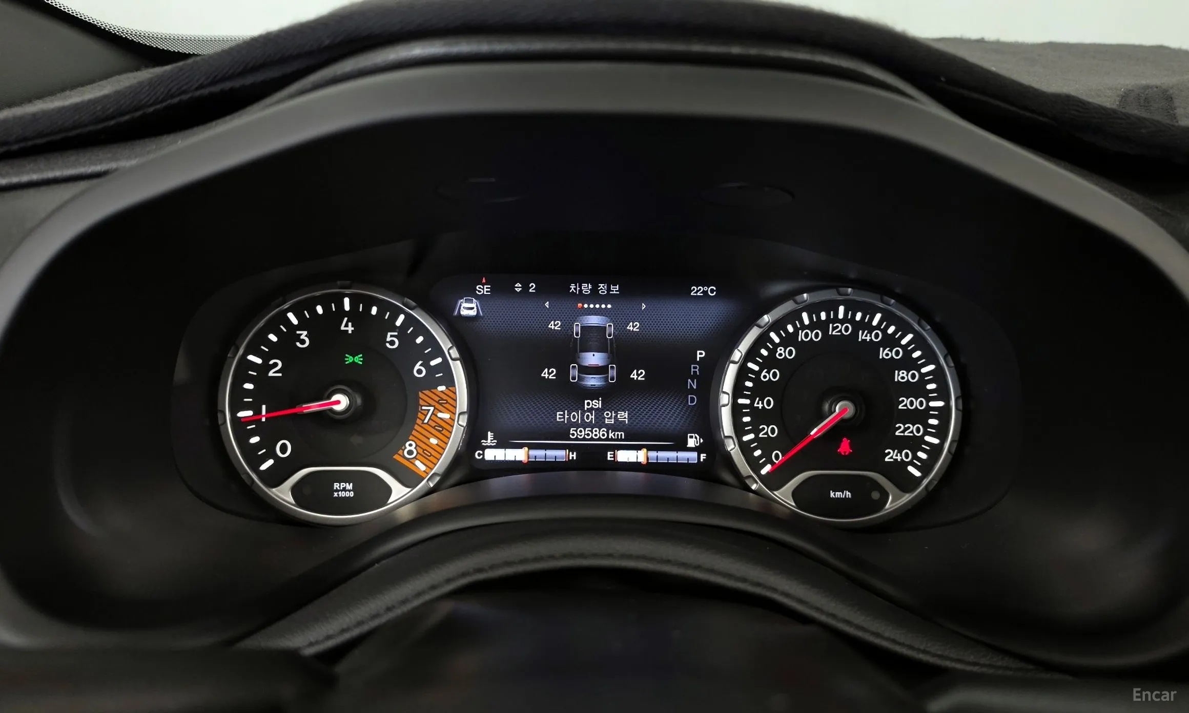 Jeep Renegade превью 8