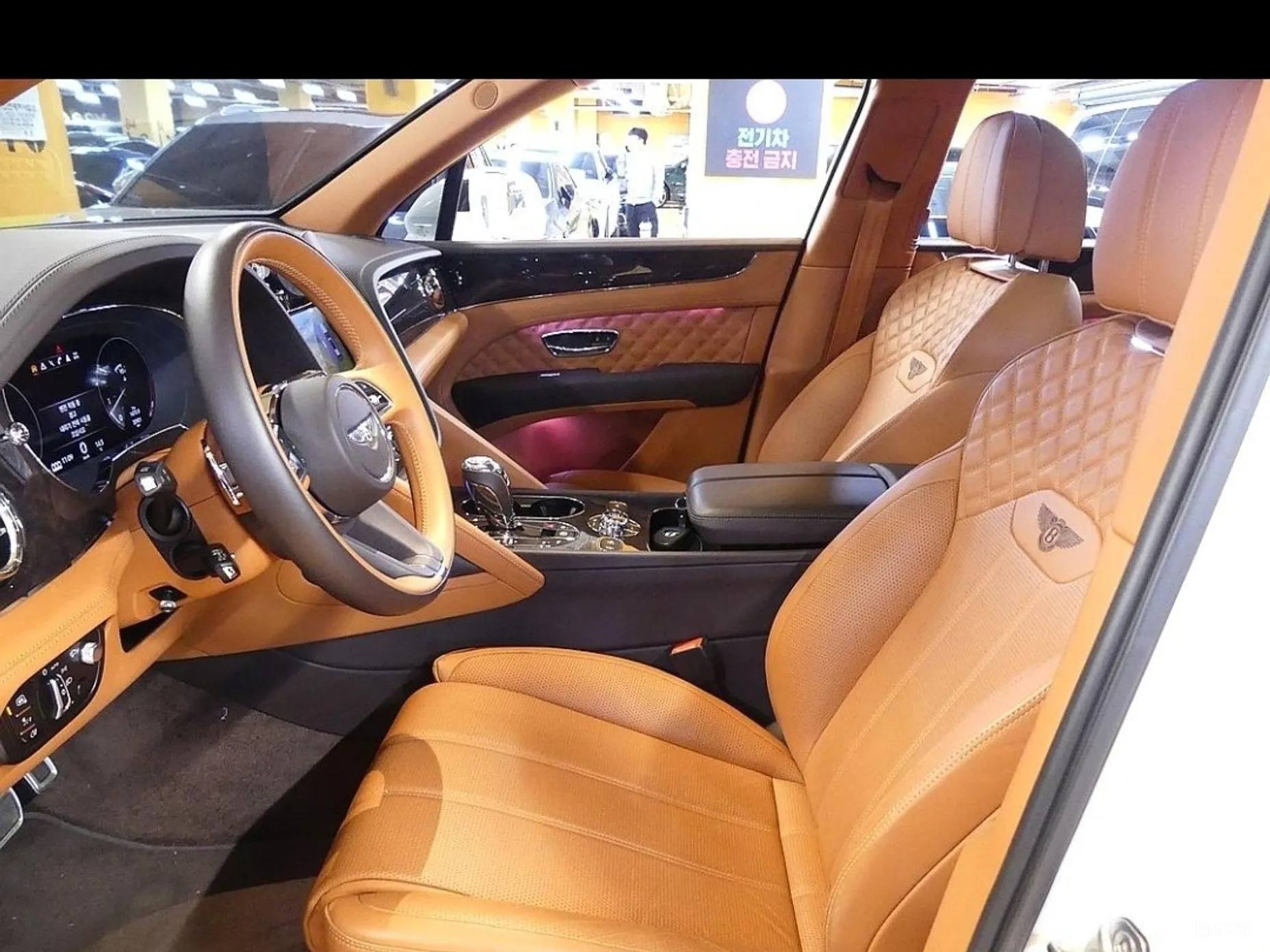 Bentley Bentayga превью 10
