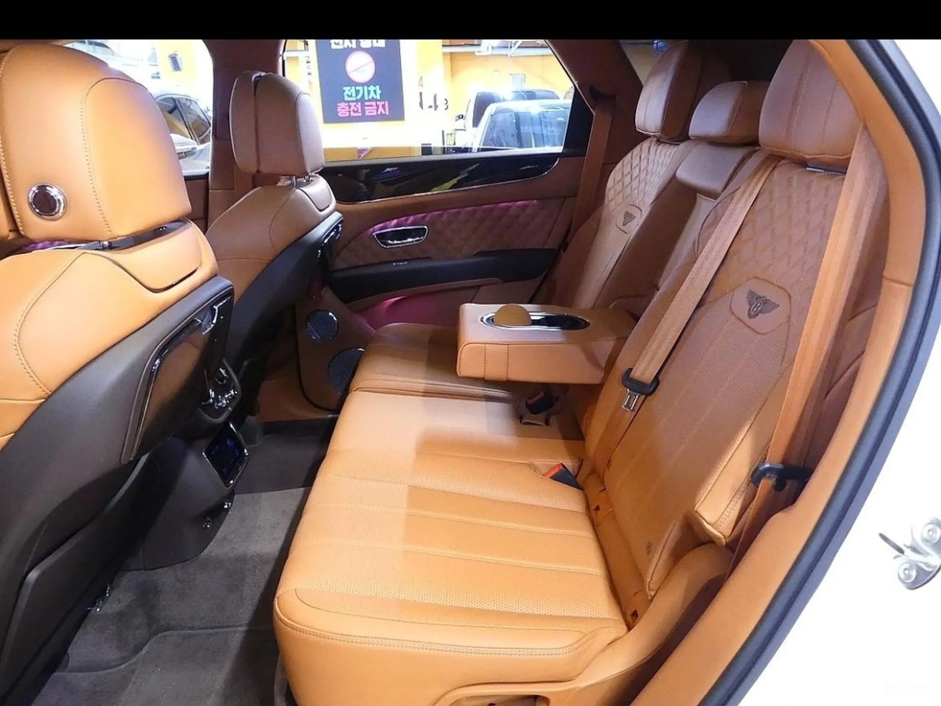 Bentley Bentayga превью 11