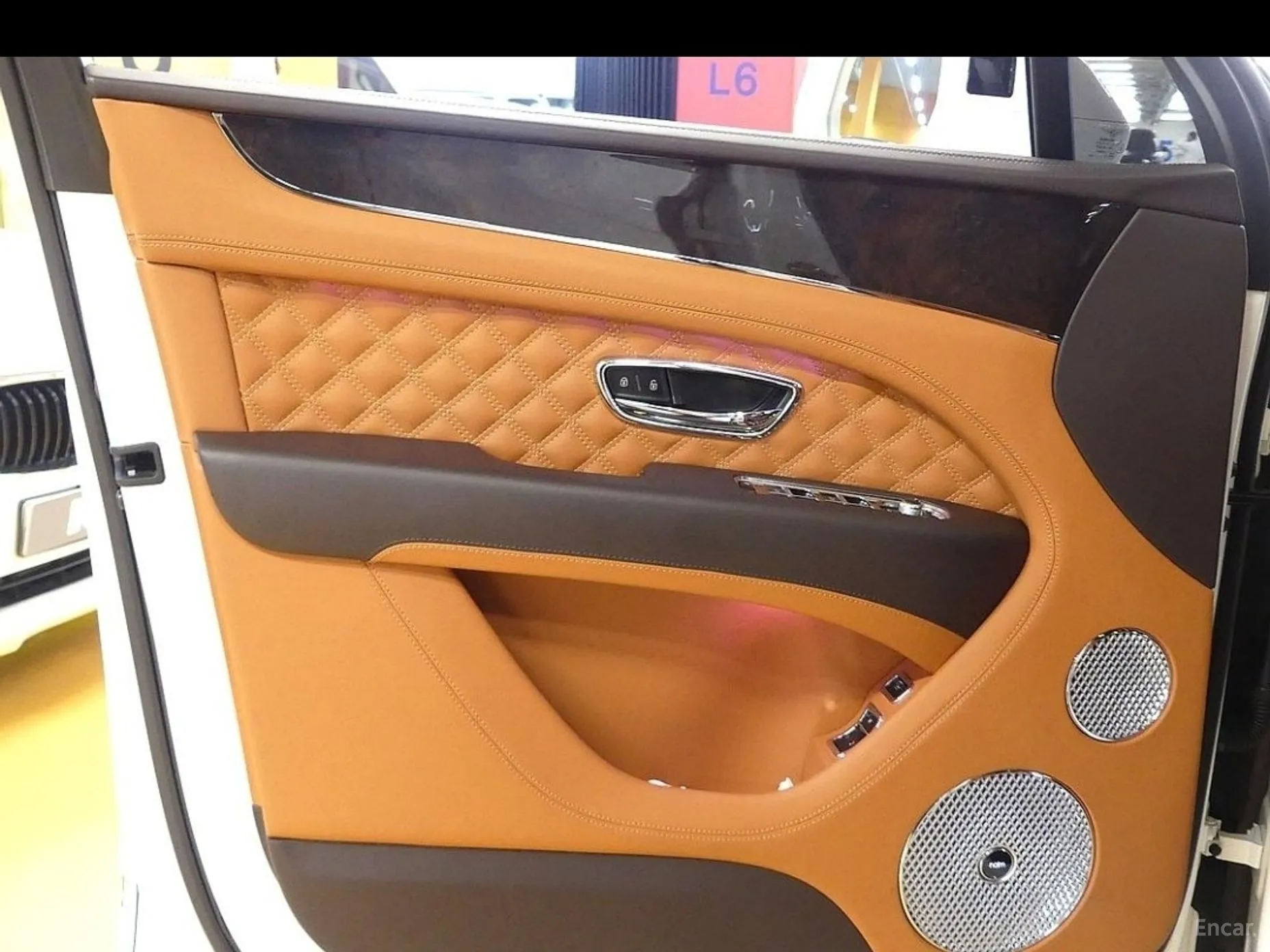 Bentley Bentayga превью 12
