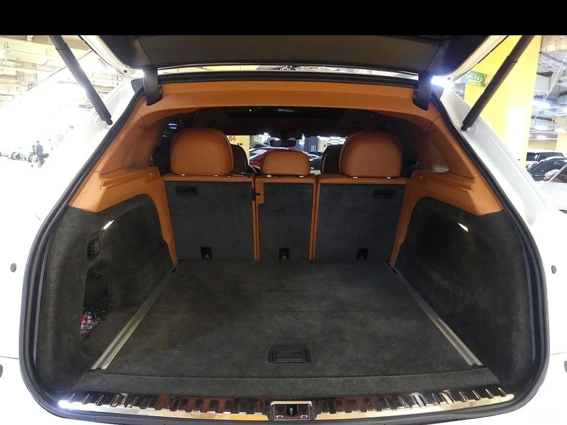 Bentley Bentayga превью 4
