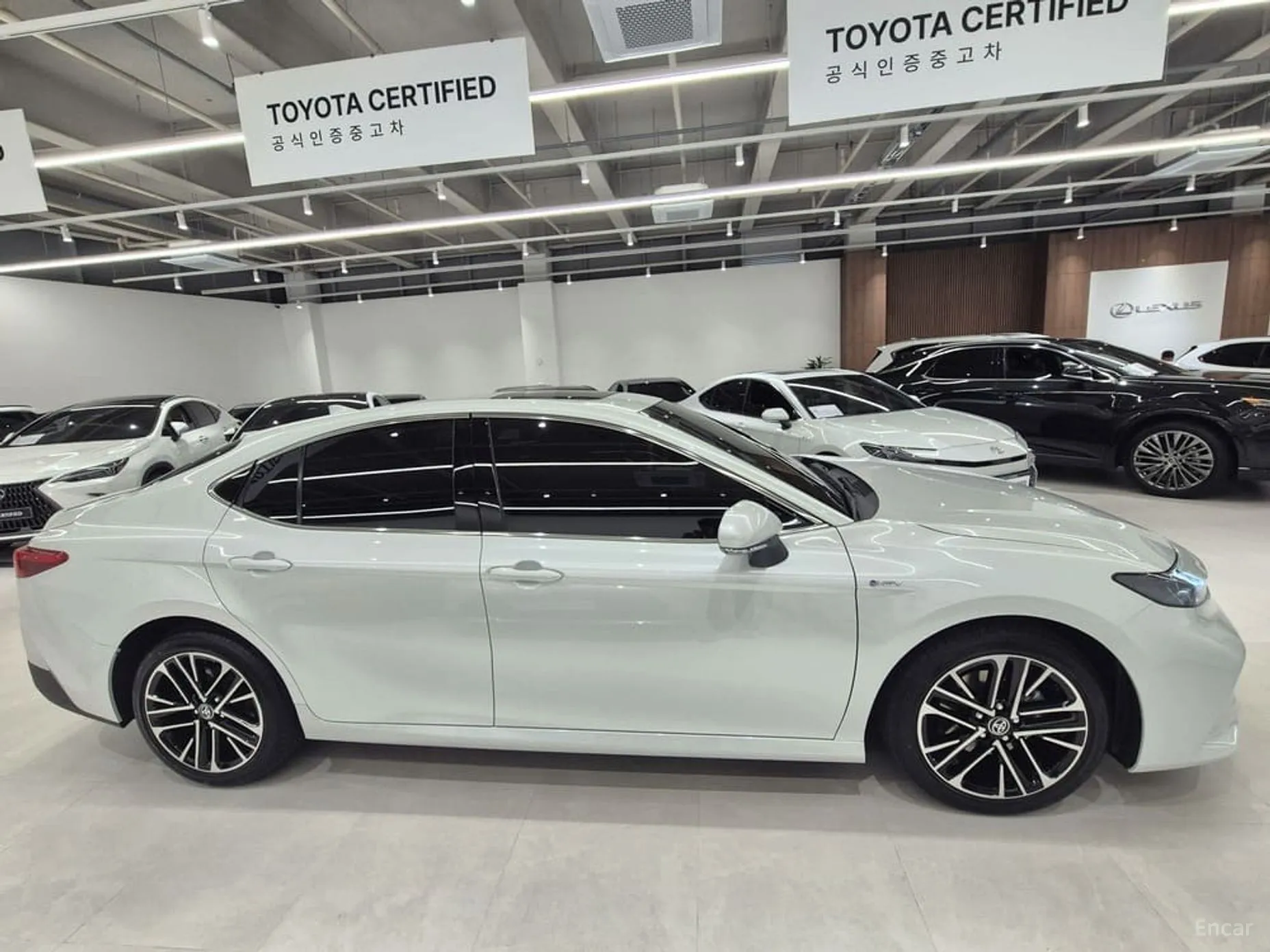 Toyota Camry (XV80) превью 19