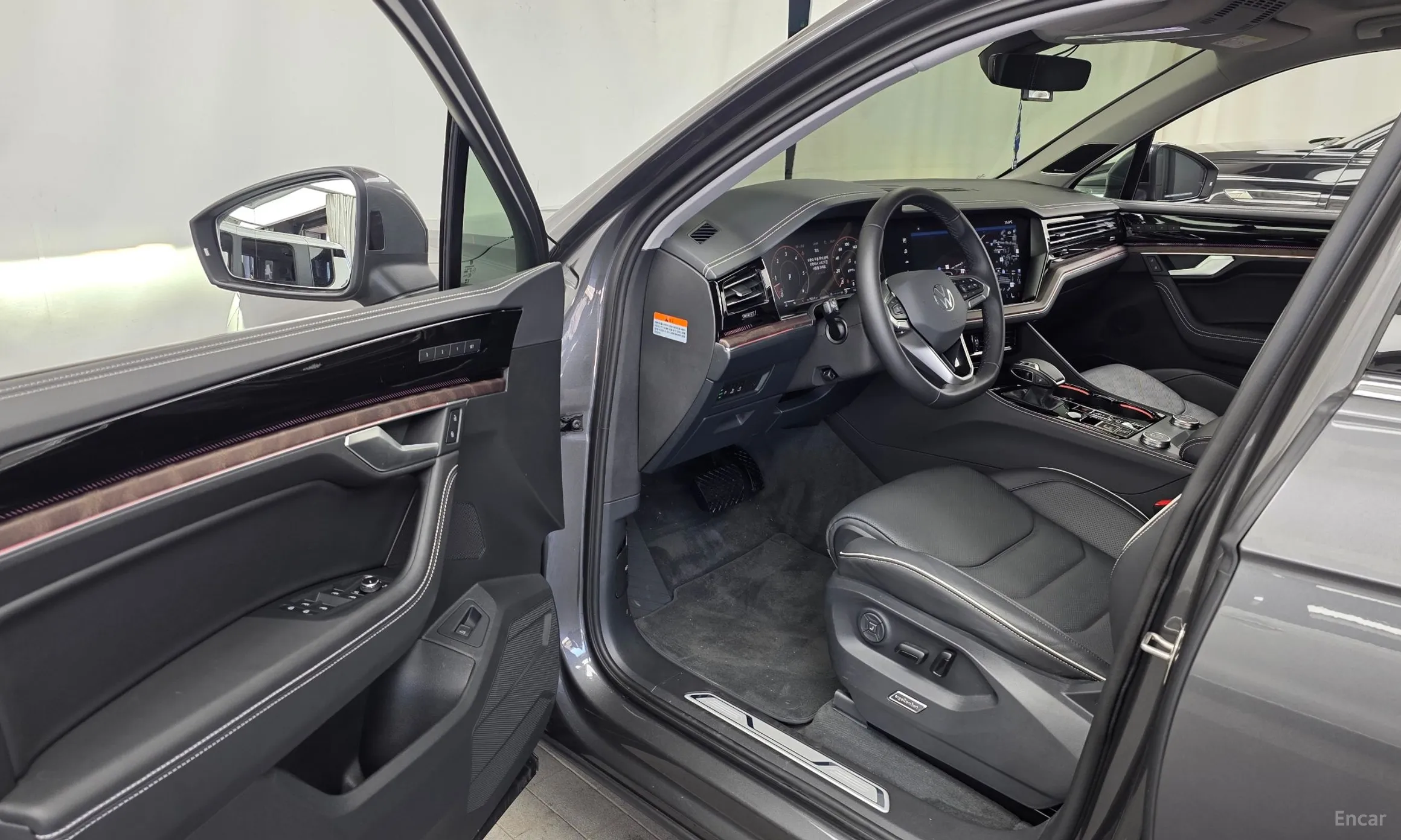 Volkswagen Touareg 3rd Generation превью 10