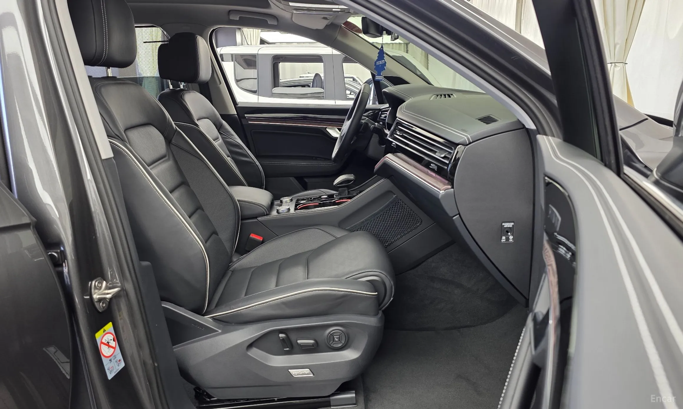 Volkswagen Touareg 3rd Generation превью 11
