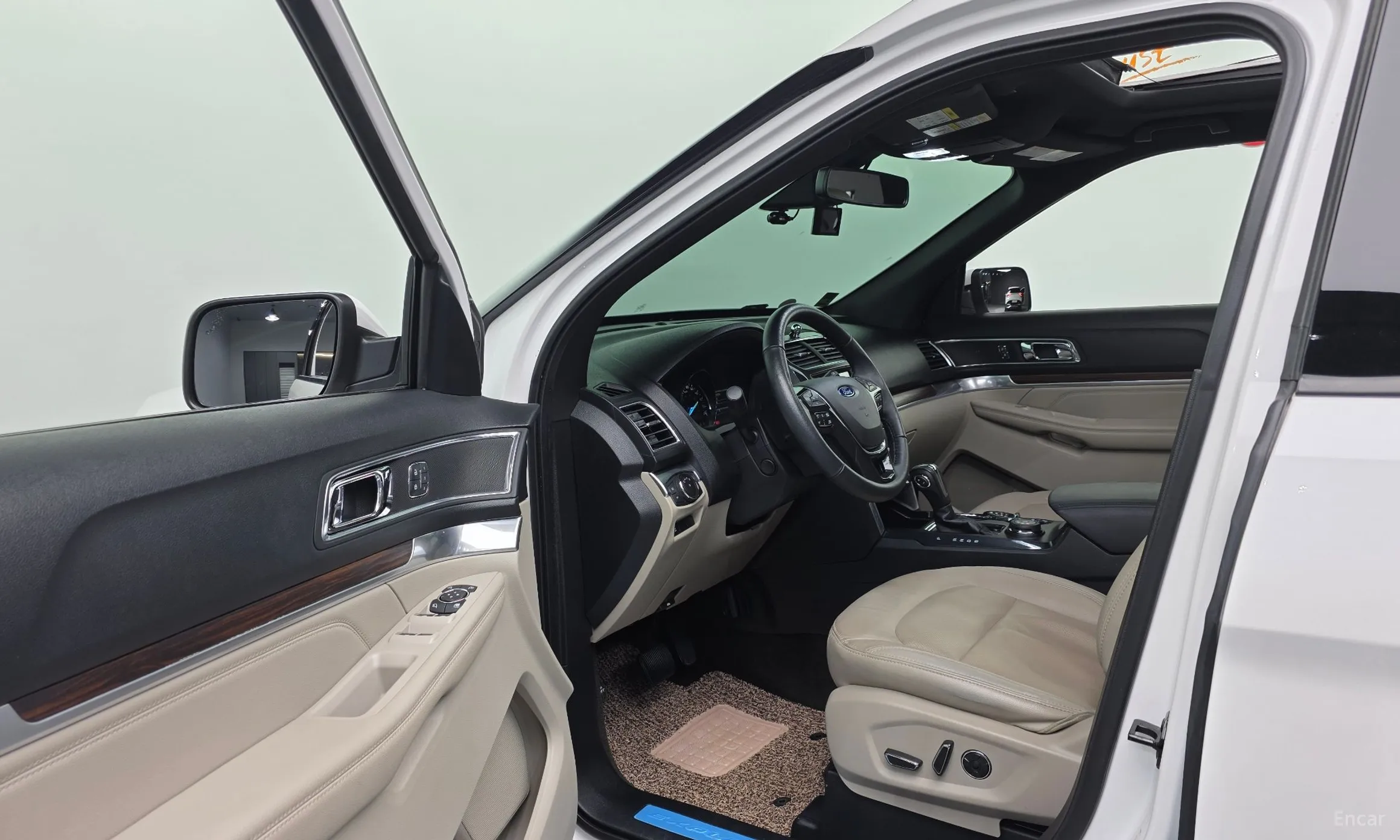 Ford Explorer превью 12