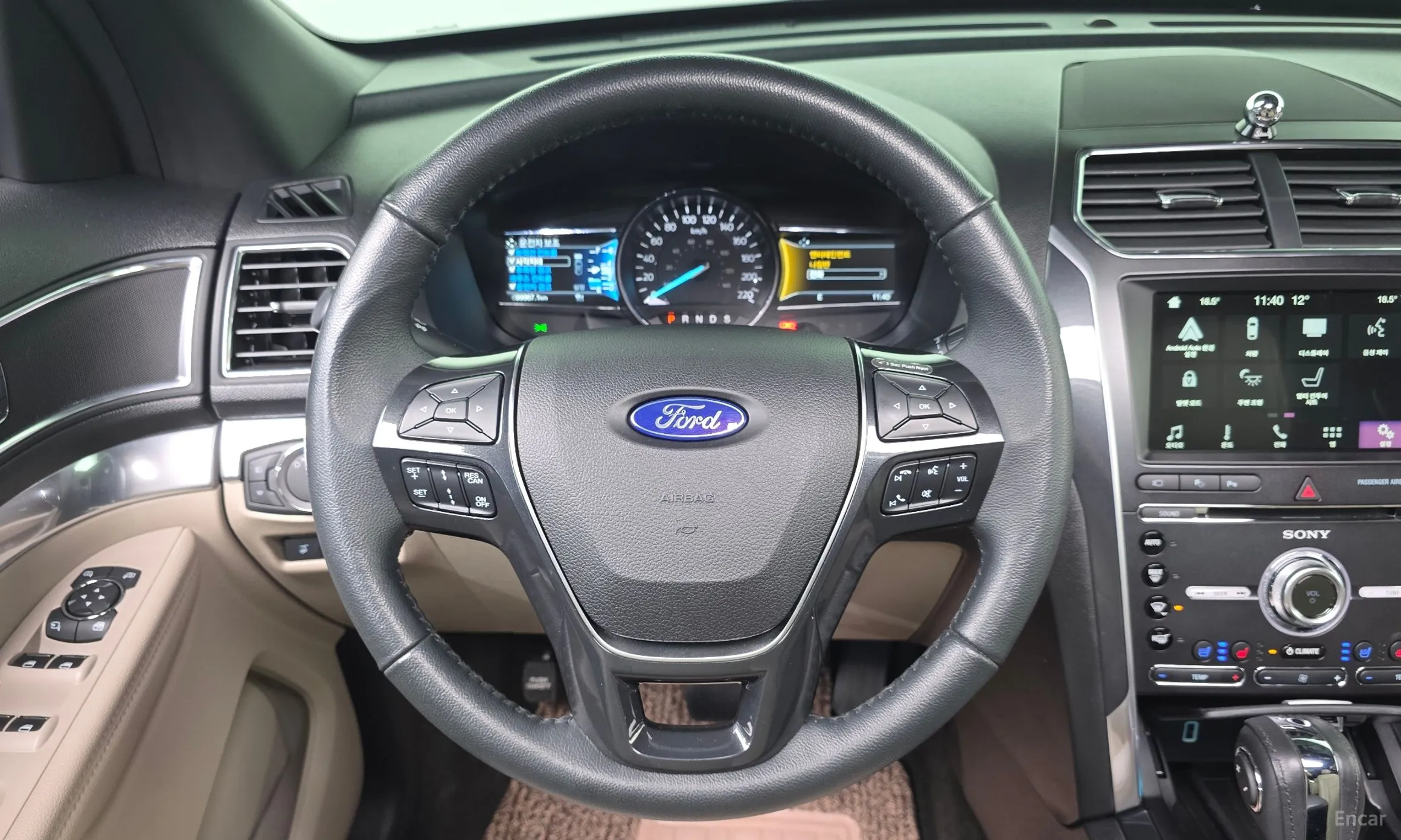 Ford Explorer превью 15