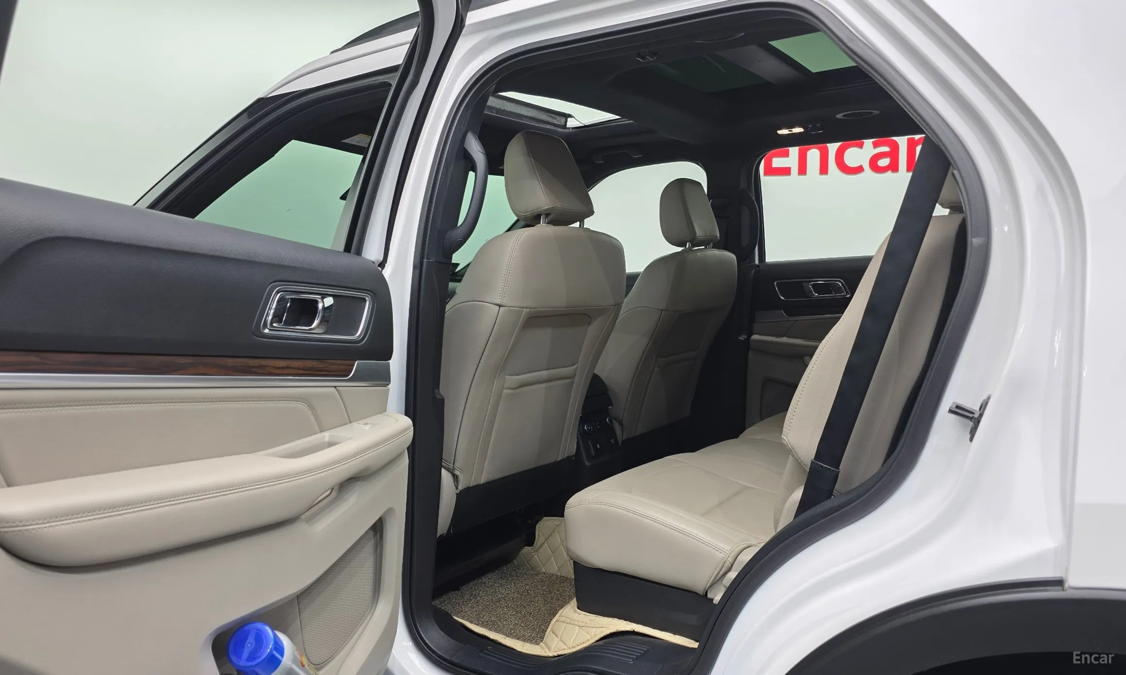 Ford Explorer превью 18