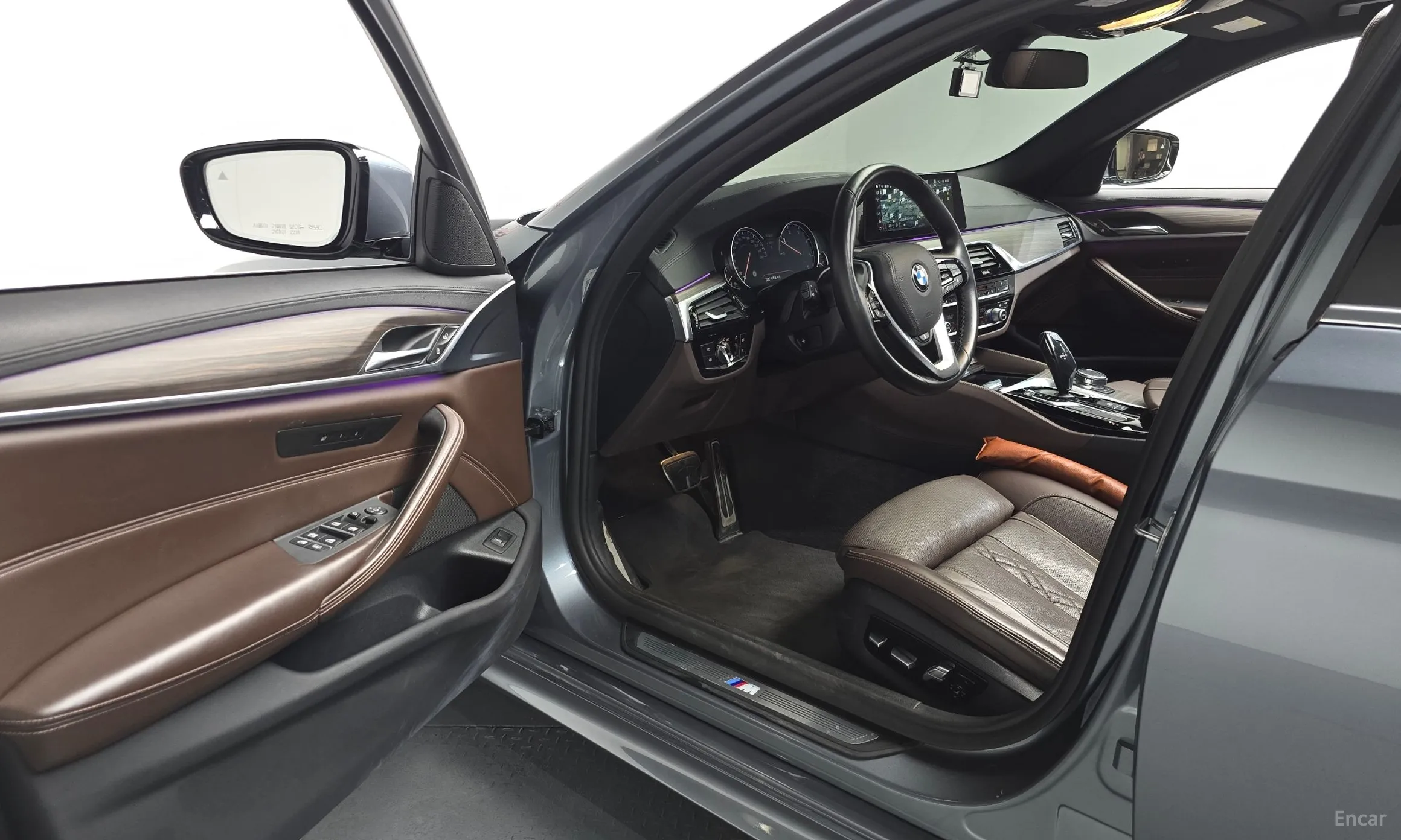 BMW 5 Series (G30) превью 10