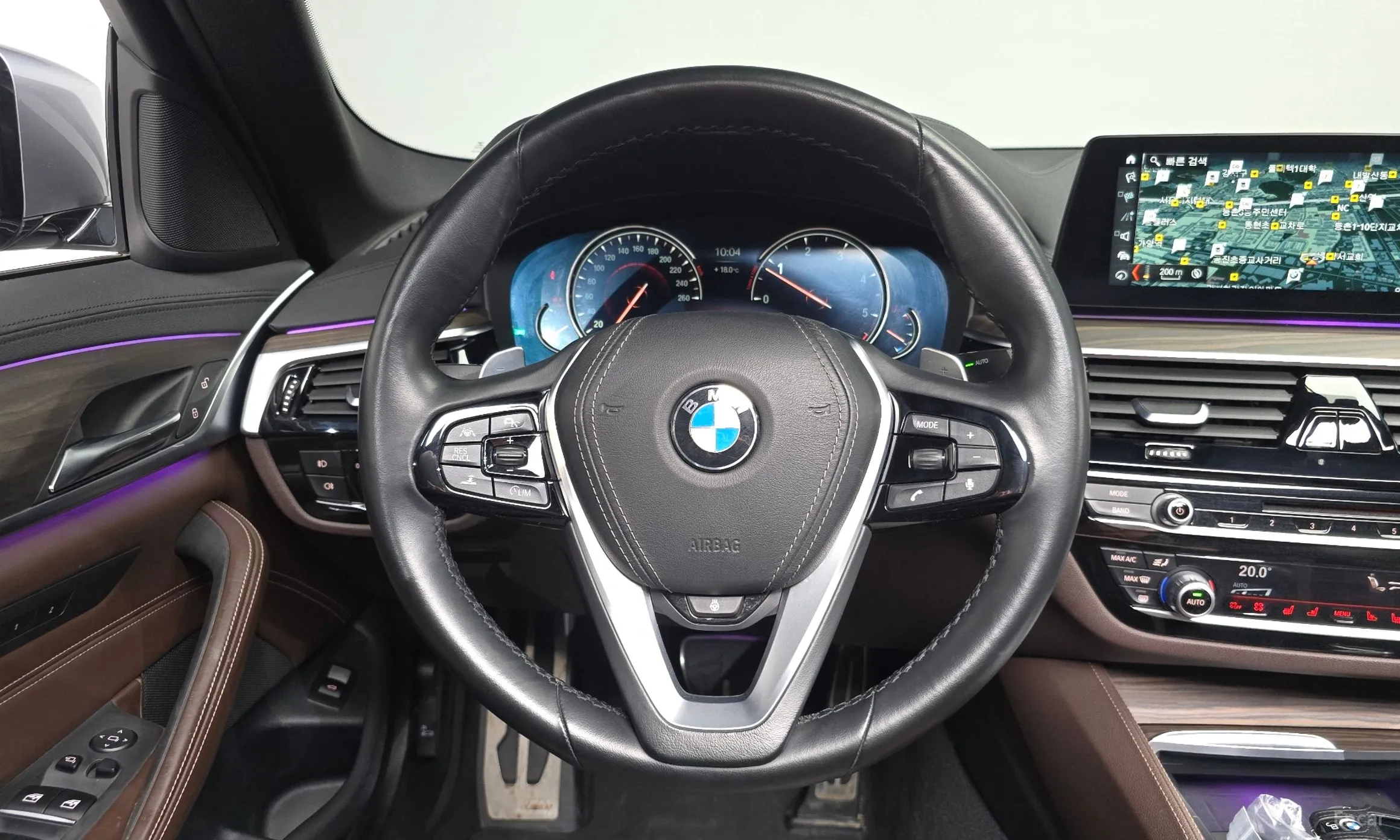BMW 5 Series (G30) превью 13