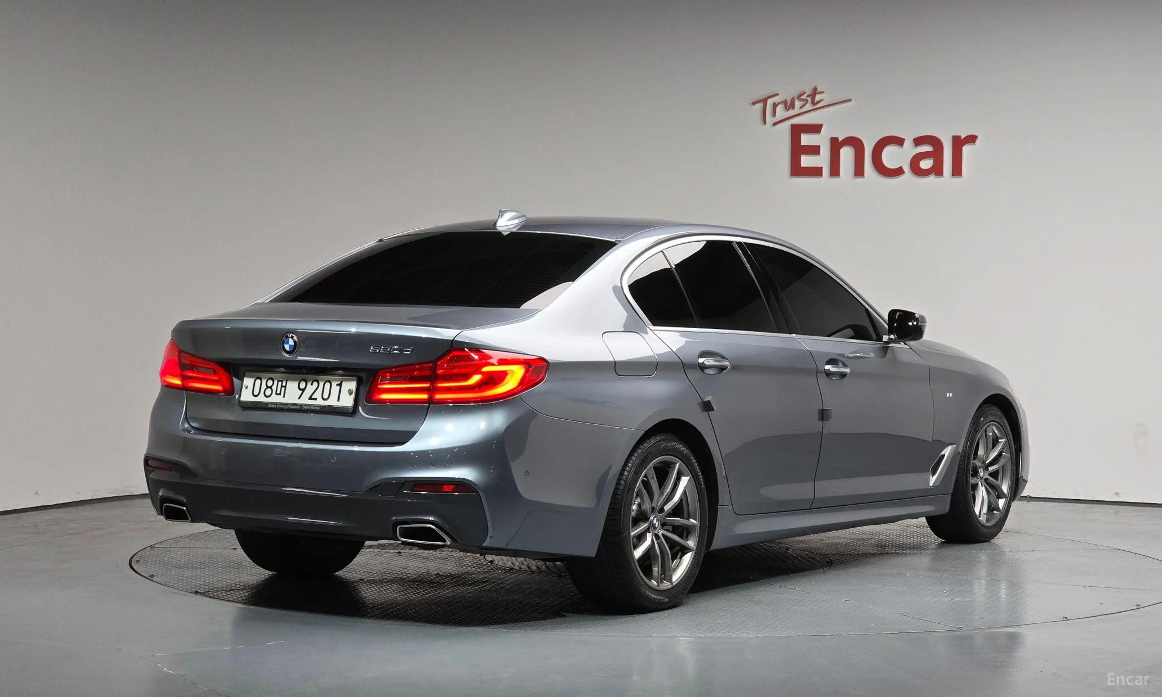 BMW 5 Series (G30) превью 2