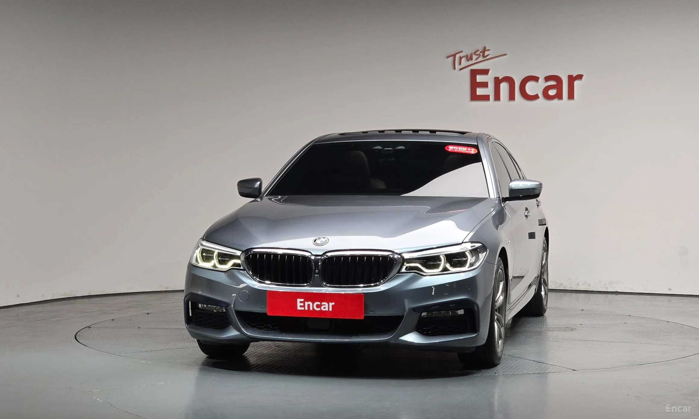 BMW 5 Series (G30) превью 3