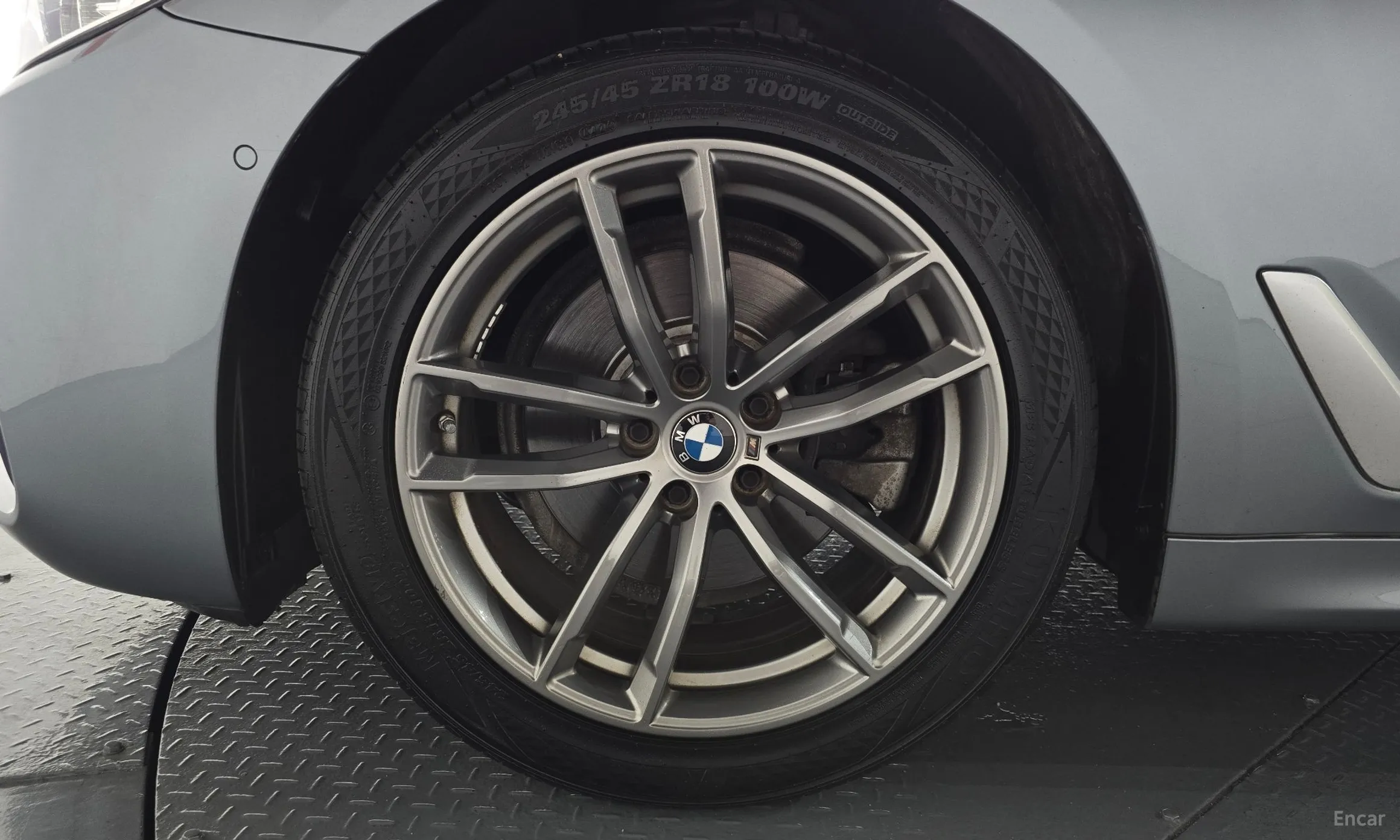 BMW 5 Series (G30) превью 5