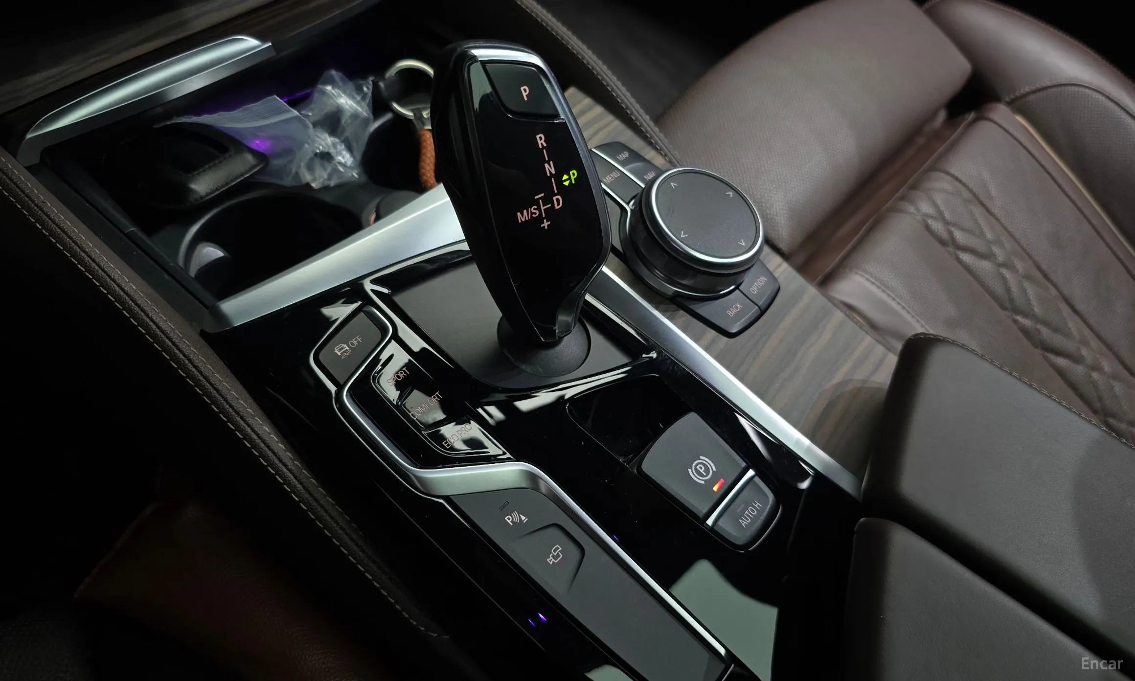 BMW 5 Series (G30) превью 9